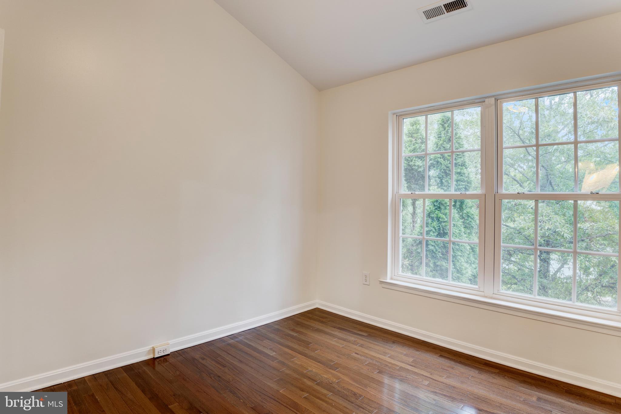 RIVER OAKS - Residential