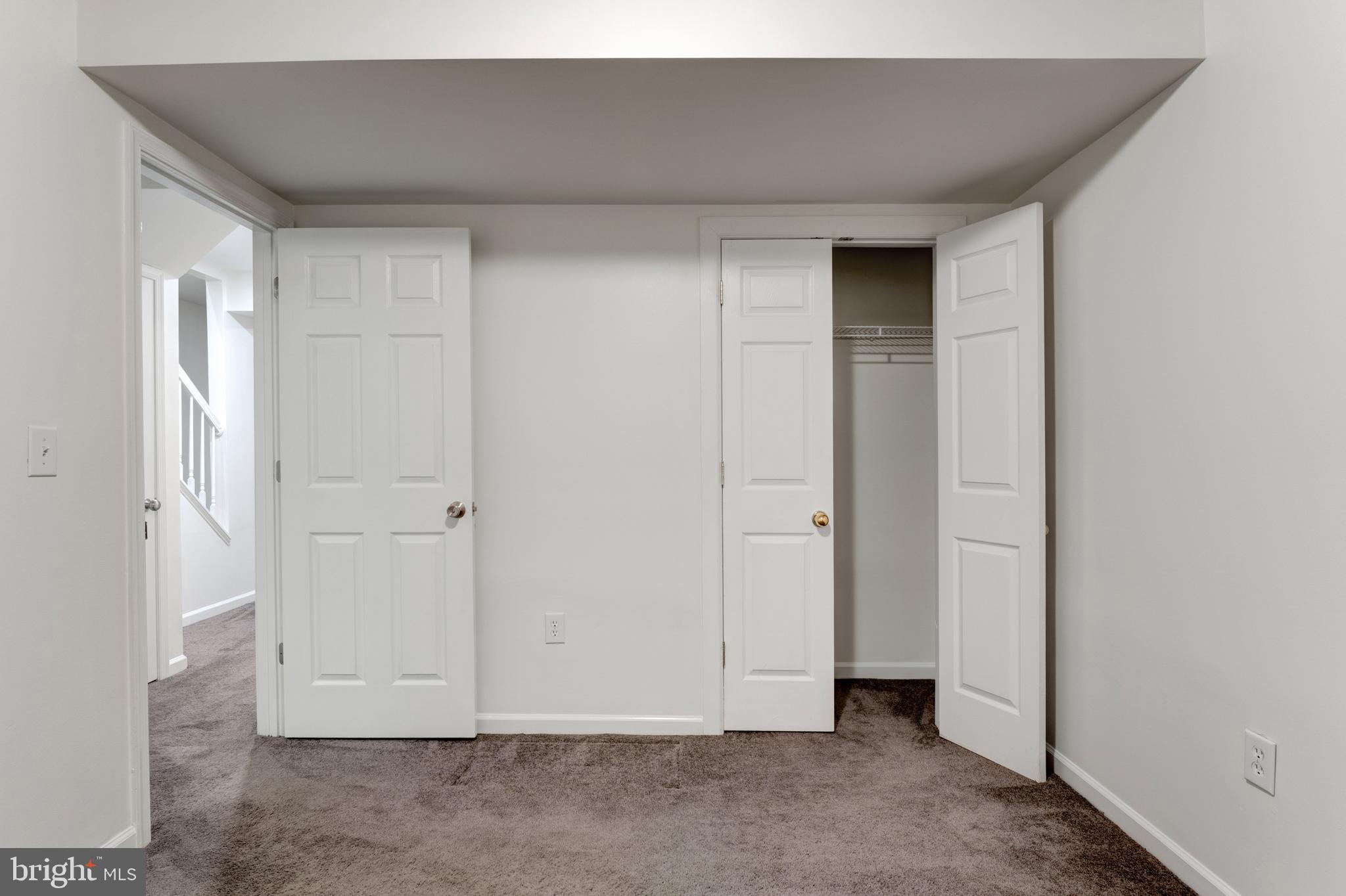 RIVER OAKS - Residential