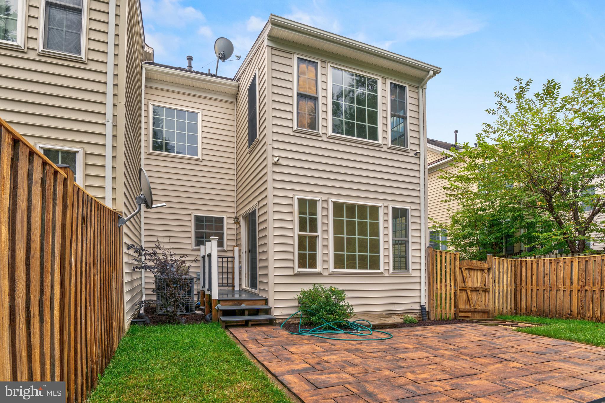 RIVER OAKS - Residential