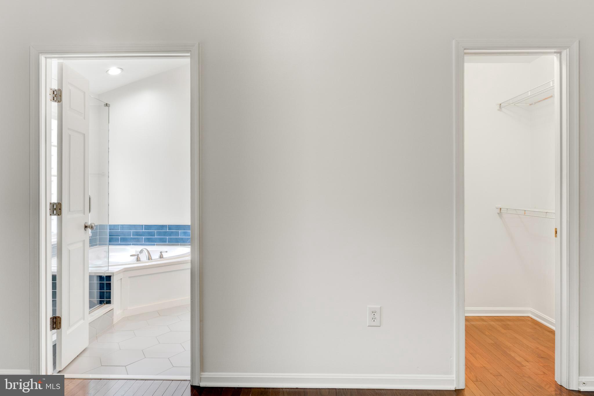 RIVER OAKS - Residential