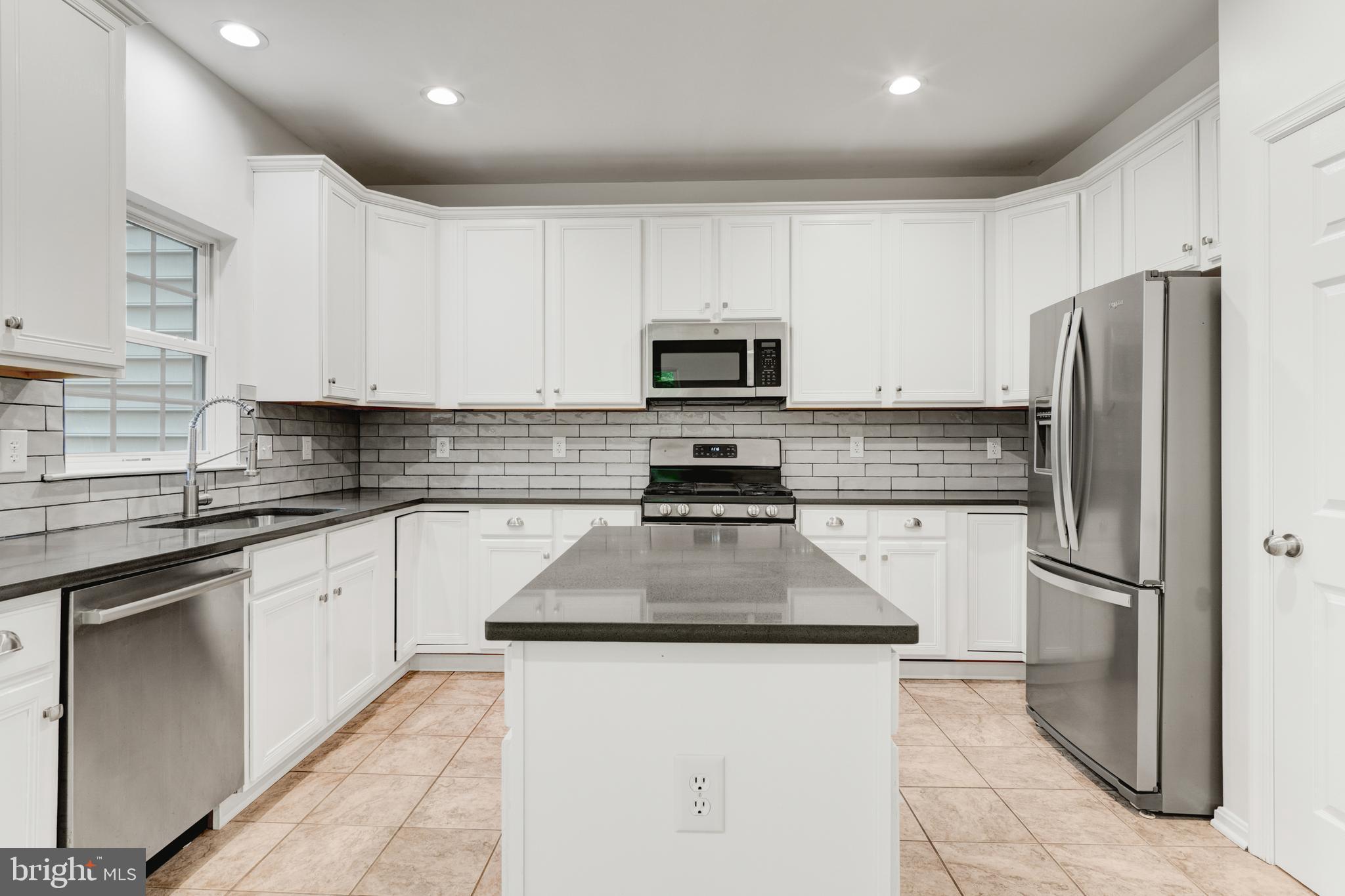 RIVER OAKS - Residential