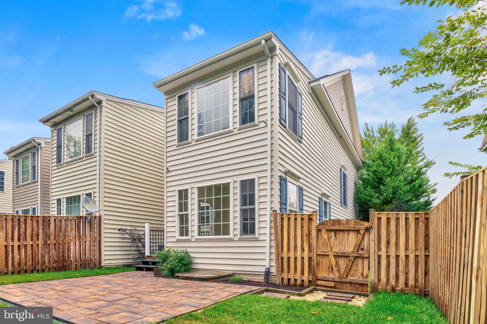 RIVER OAKS - Residential