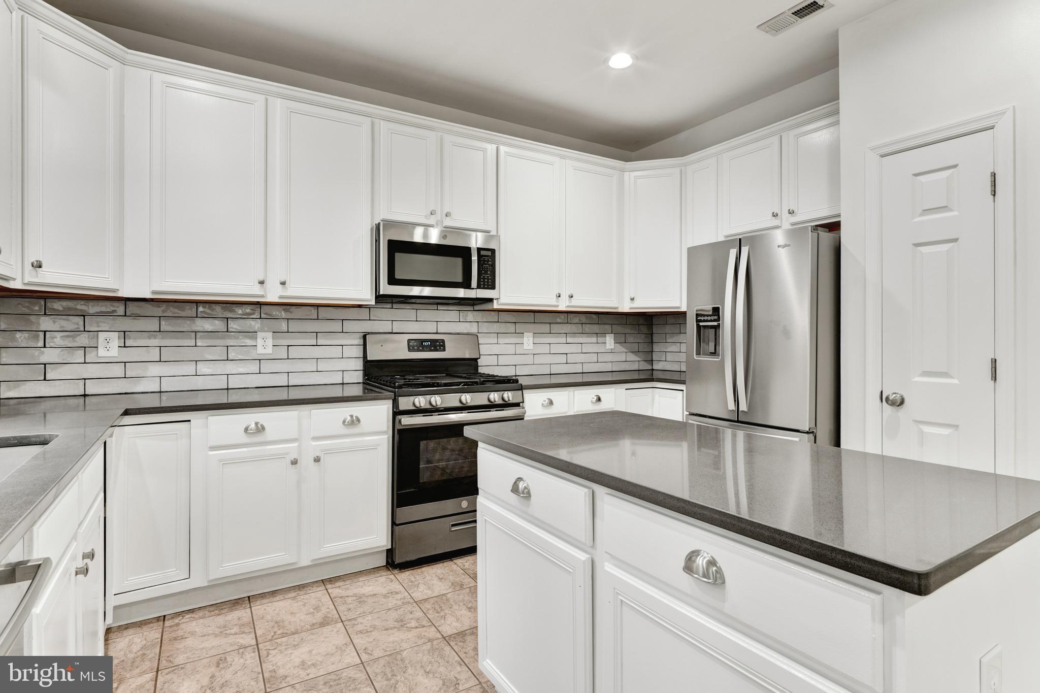 RIVER OAKS - Residential