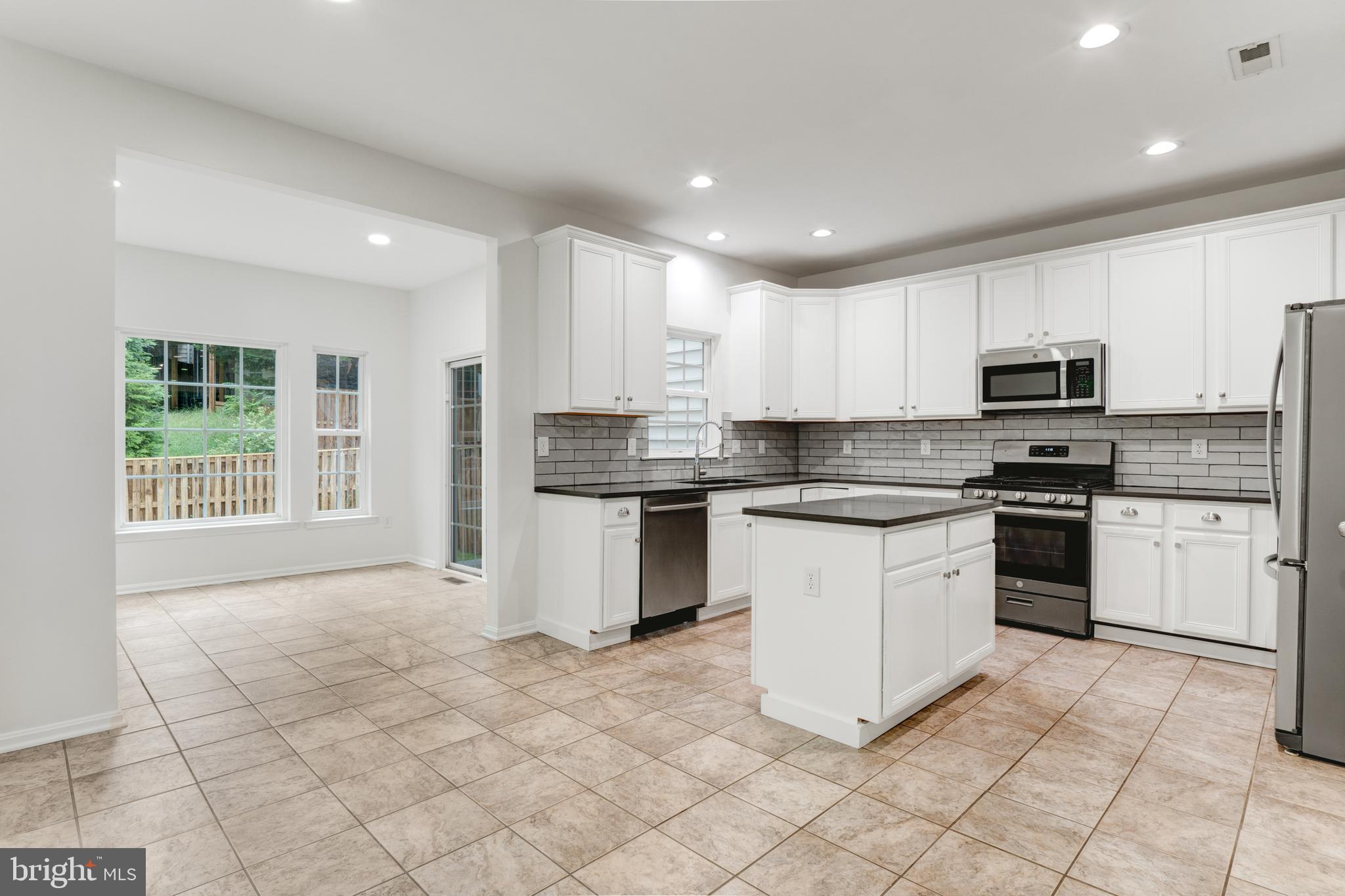 RIVER OAKS - Residential