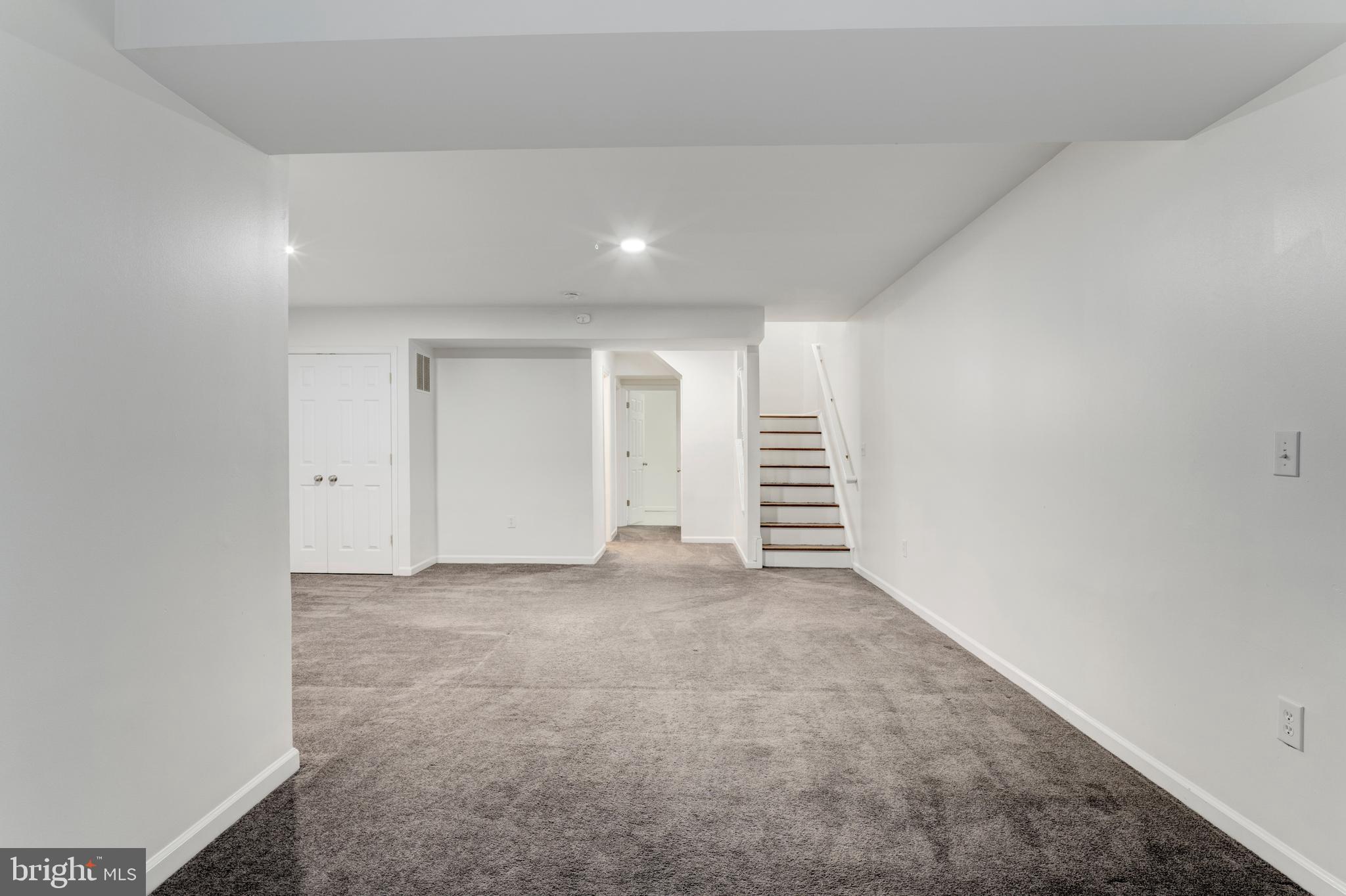 RIVER OAKS - Residential