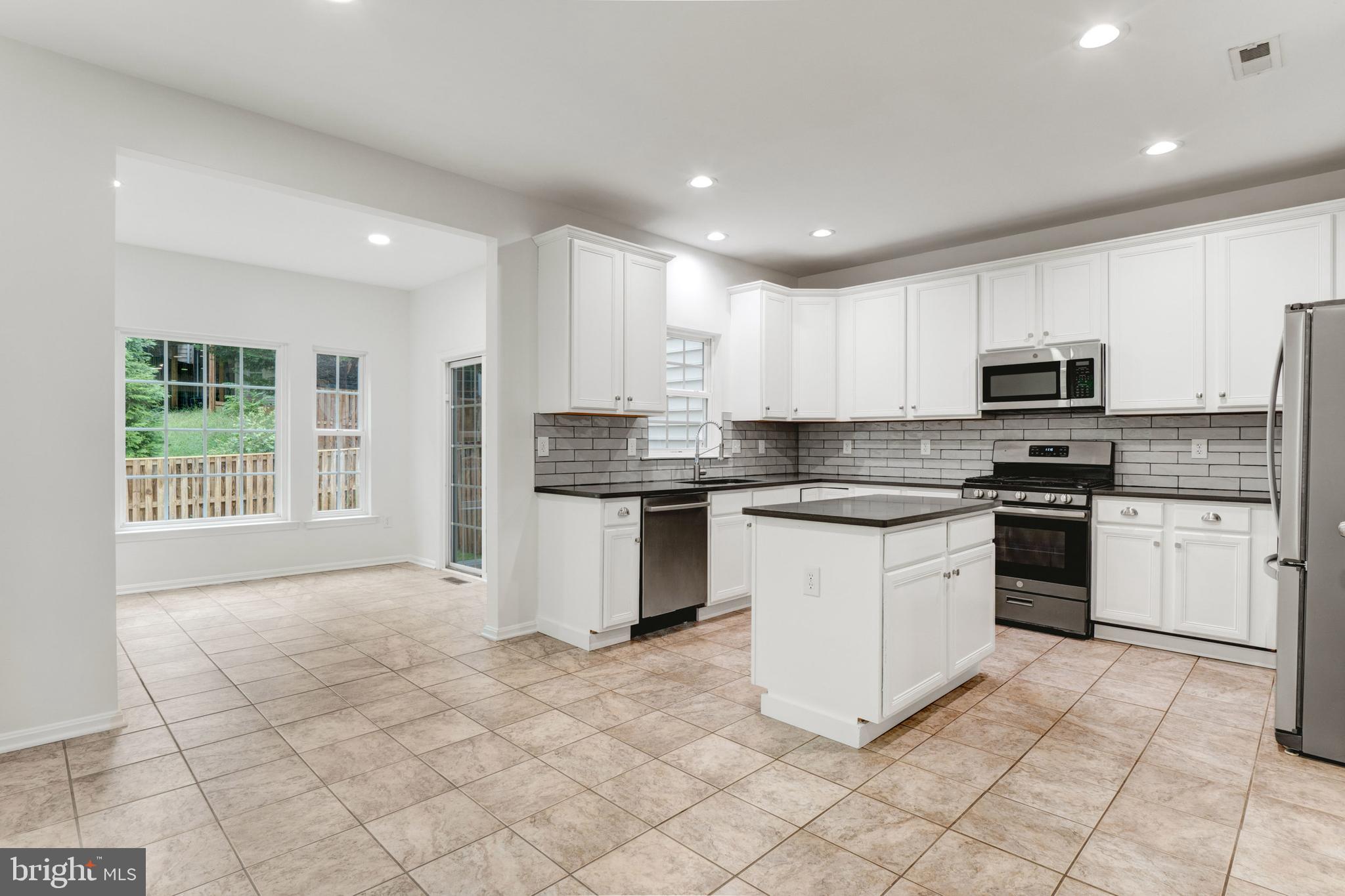 RIVER OAKS - Residential