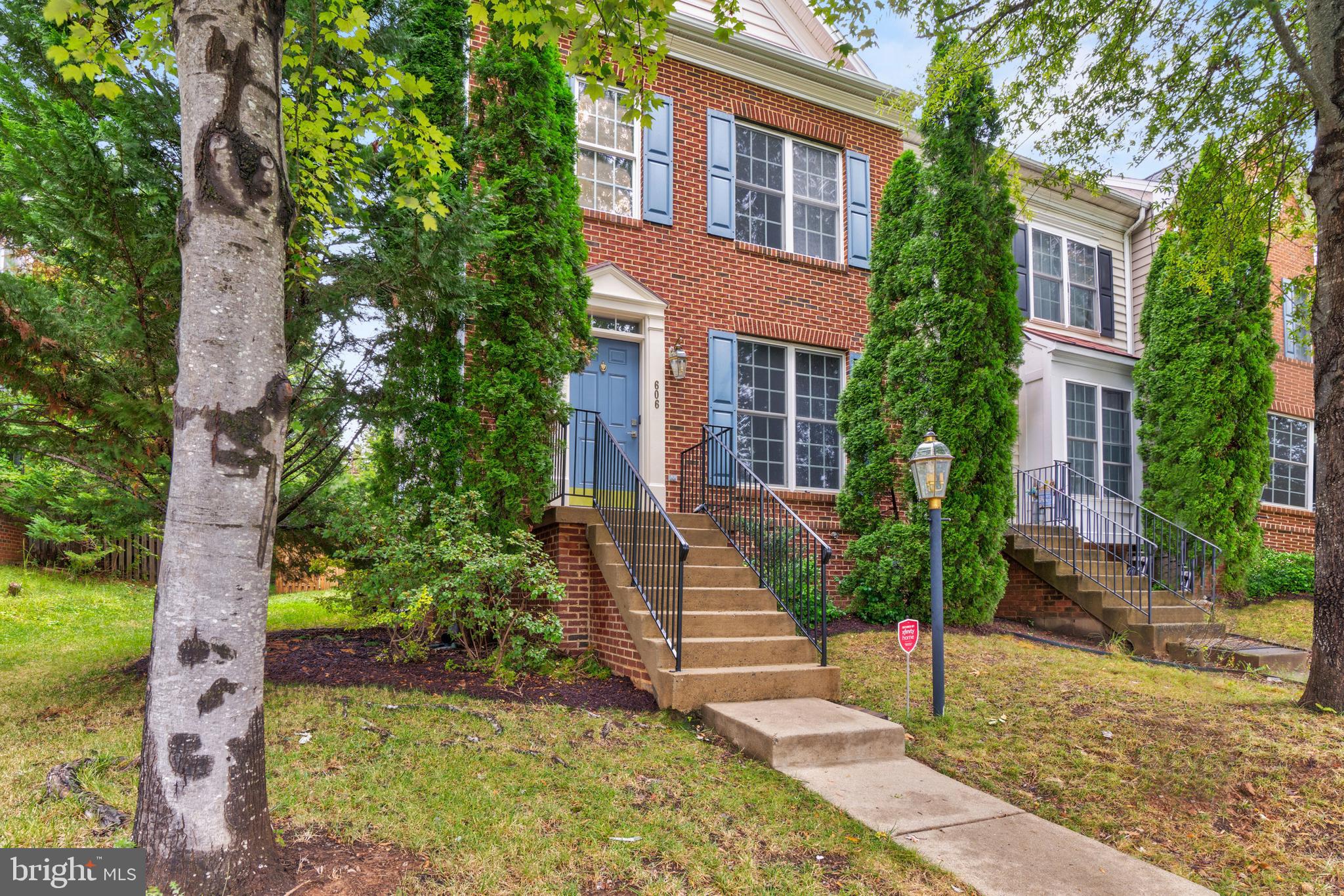 RIVER OAKS - Residential