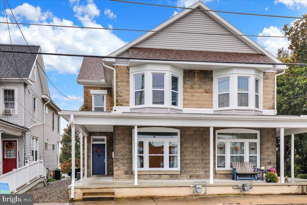 Photo of 16 E Carpenter Avenue, MYERSTOWN, PA 17067 (MLS # PALN2023302)
