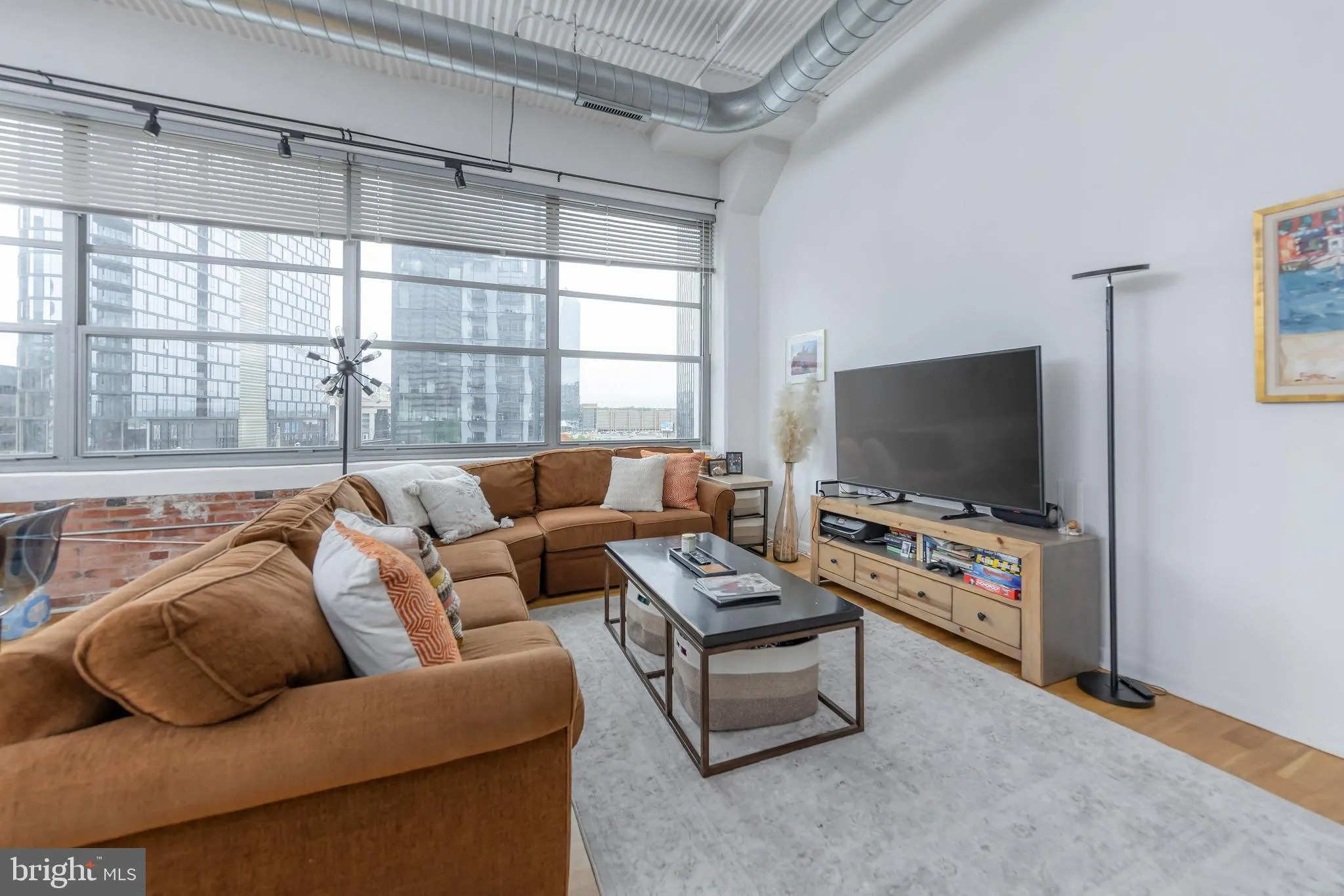 Philadelphia, Pennsylvania 19103, United States, 2 Bedrooms Bedrooms, ,2 BathroomsBathrooms,Residential,Contingent,122464