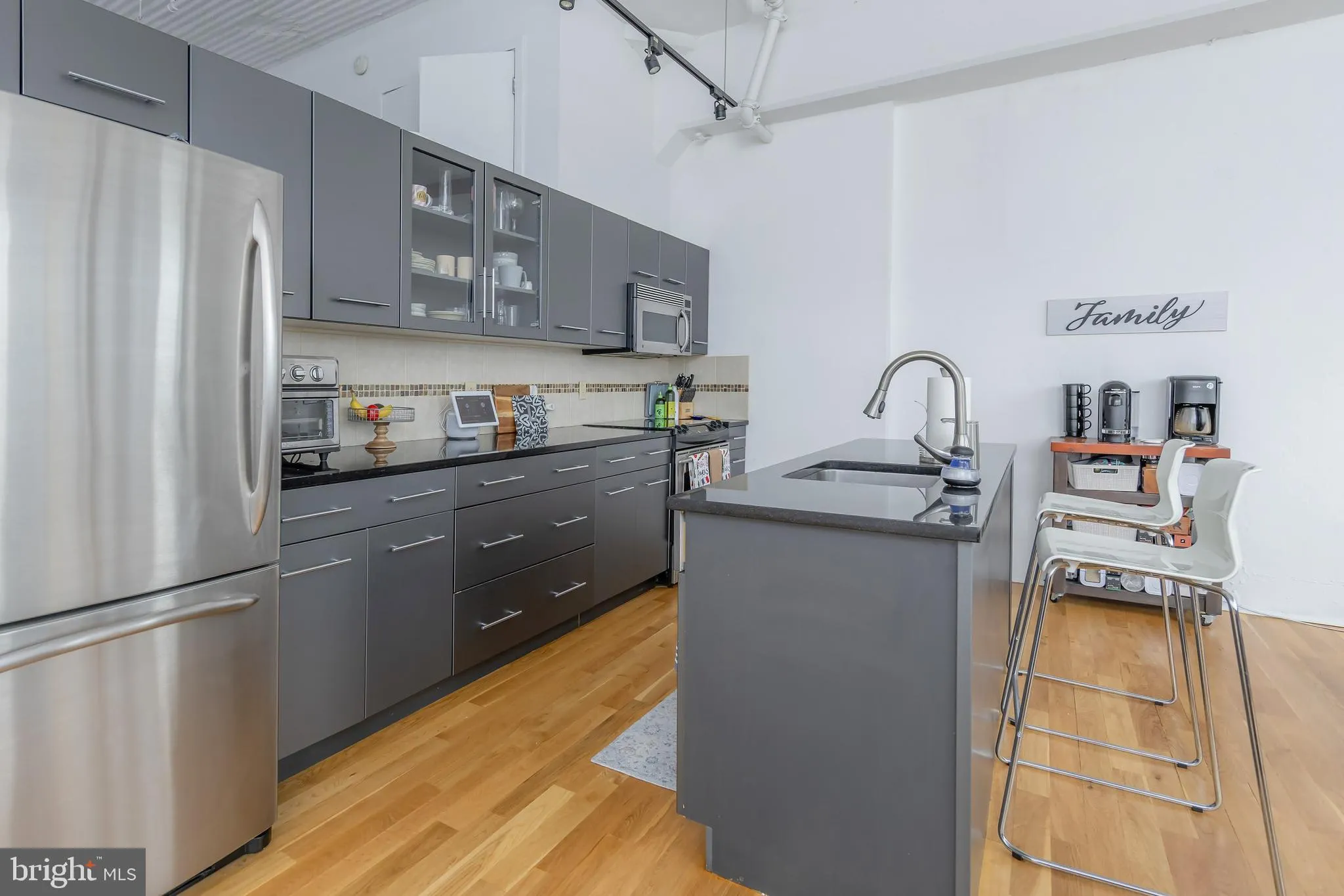 Philadelphia, Pennsylvania 19103, United States, 2 Bedrooms Bedrooms, ,2 BathroomsBathrooms,Residential,Contingent,122464