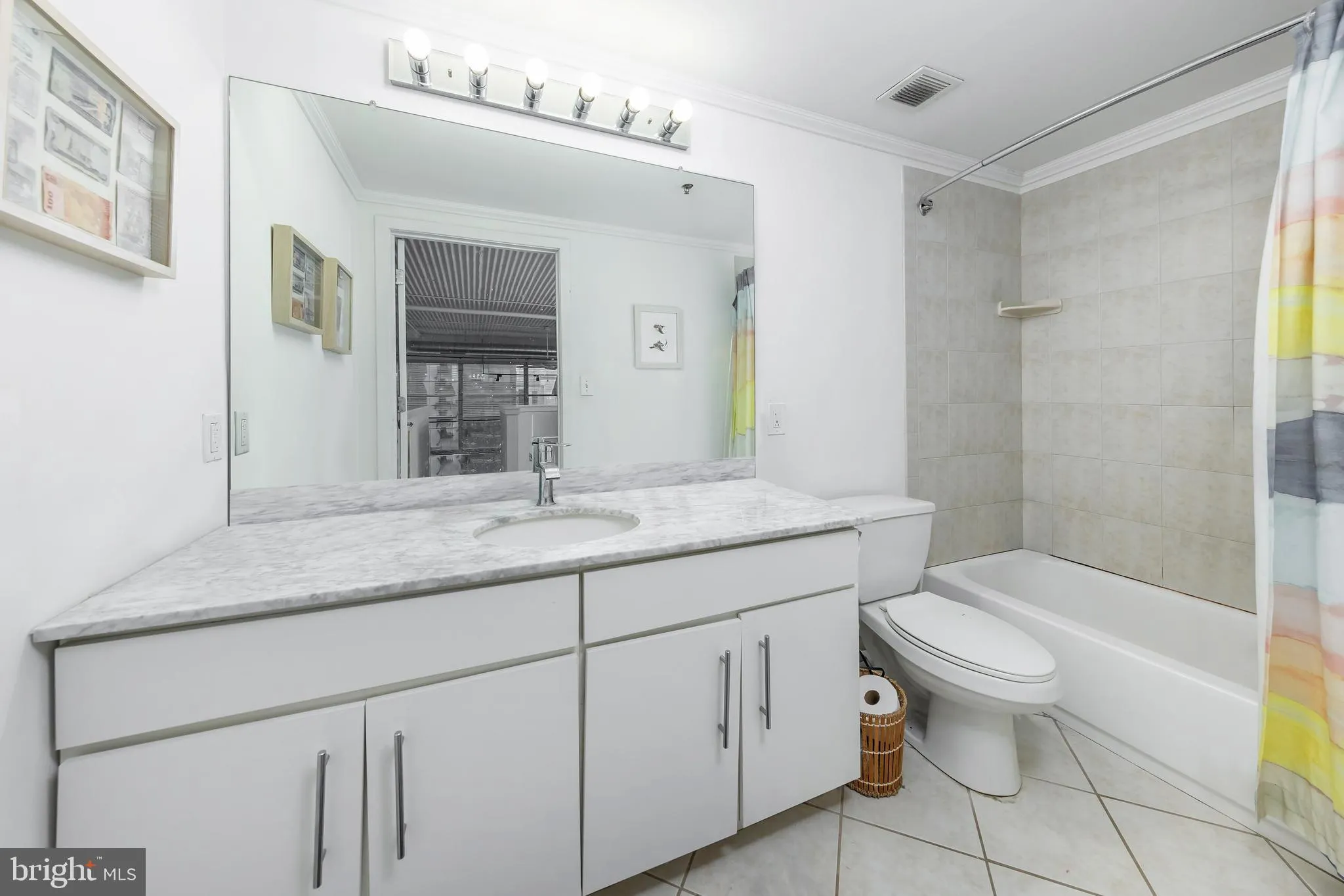 Philadelphia, Pennsylvania 19103, United States, 2 Bedrooms Bedrooms, ,2 BathroomsBathrooms,Residential,Contingent,122464