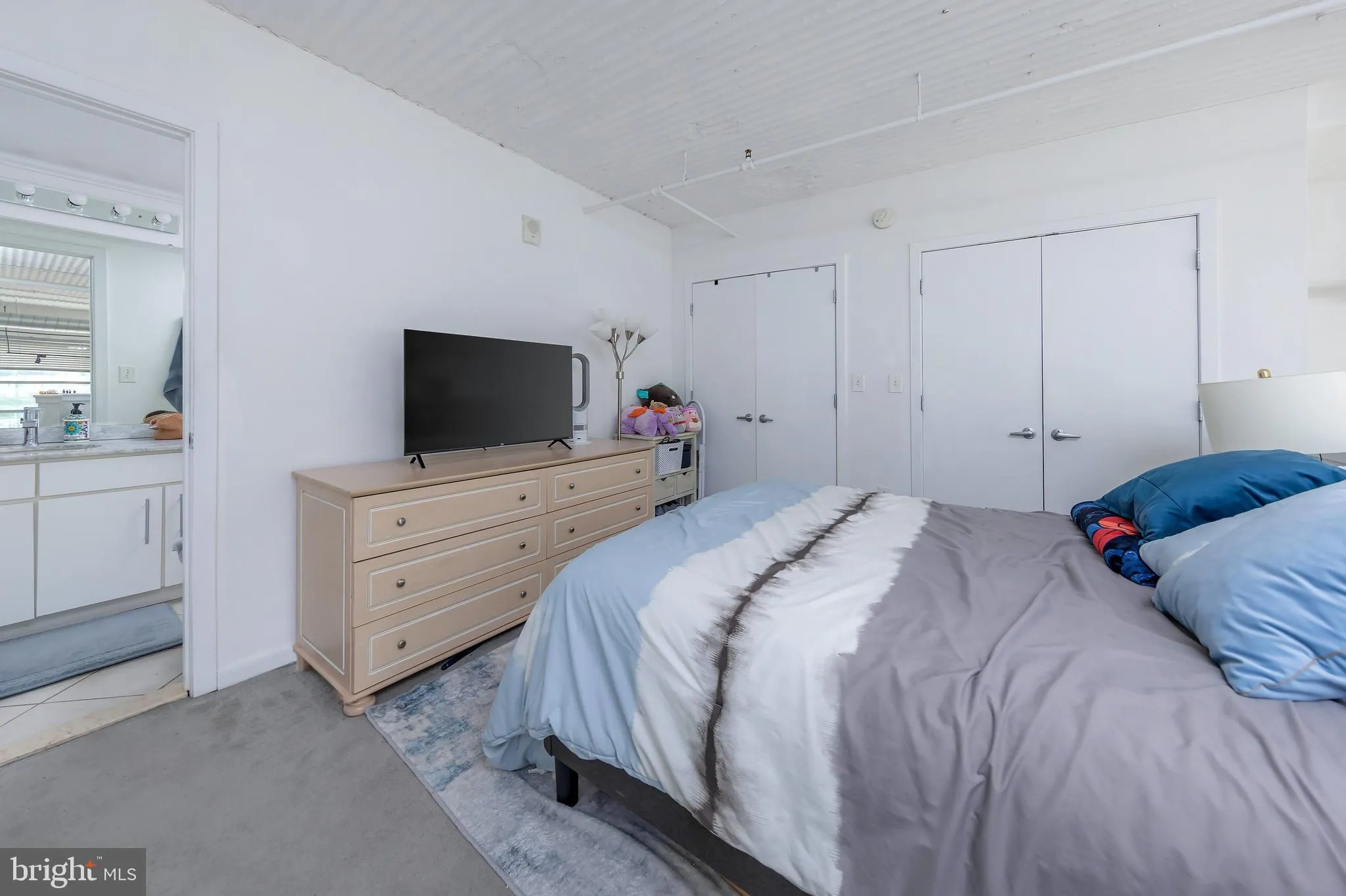 Philadelphia, Pennsylvania 19103, United States, 2 Bedrooms Bedrooms, ,2 BathroomsBathrooms,Residential,Contingent,122464