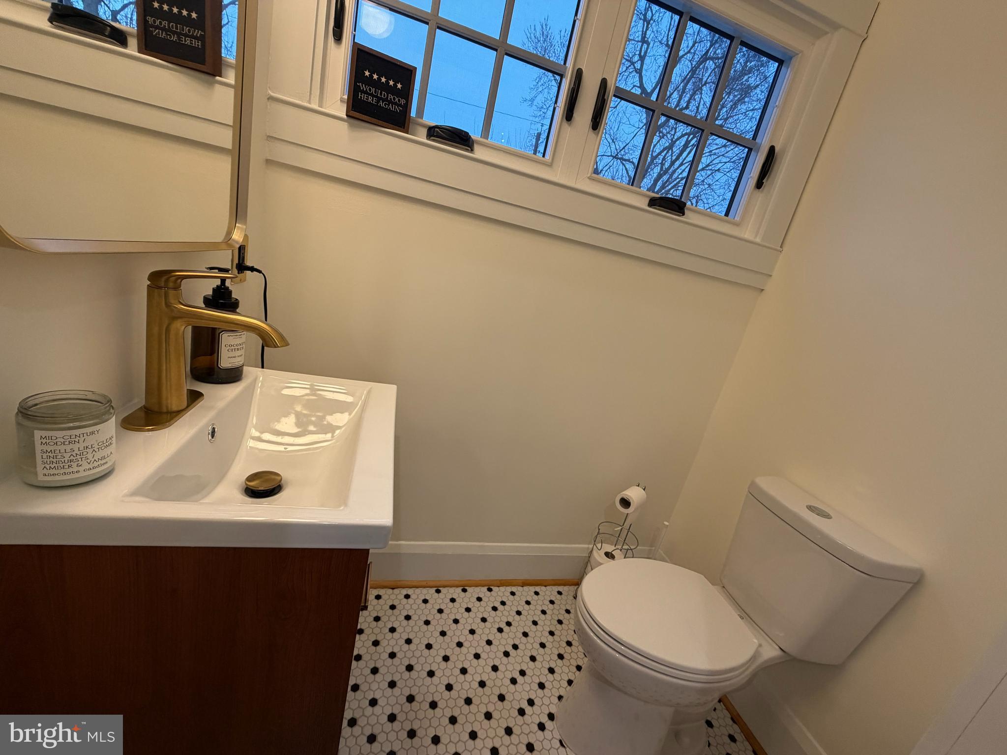 BEVERLY HILLS - Residential Lease