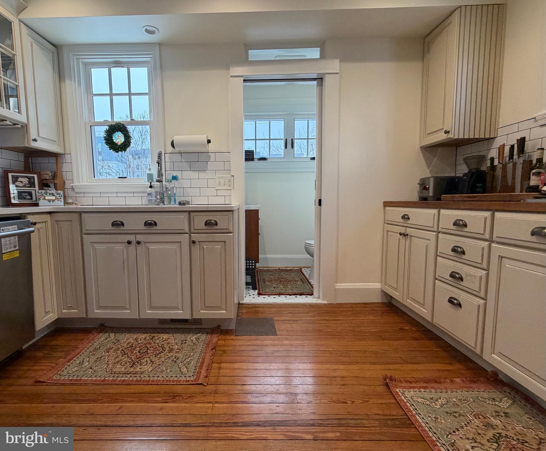 BEVERLY HILLS - Residential Lease