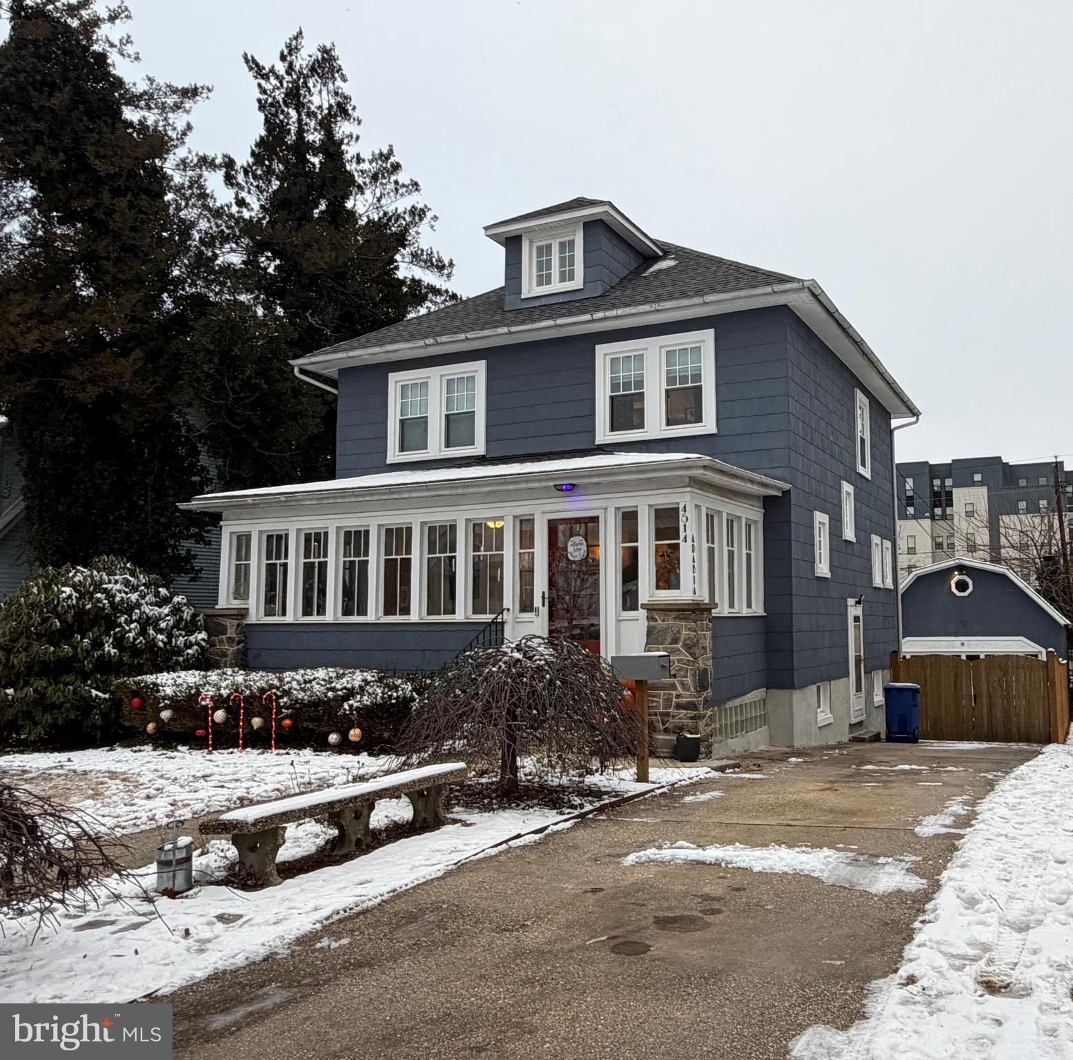 BEVERLY HILLS - Residential Lease