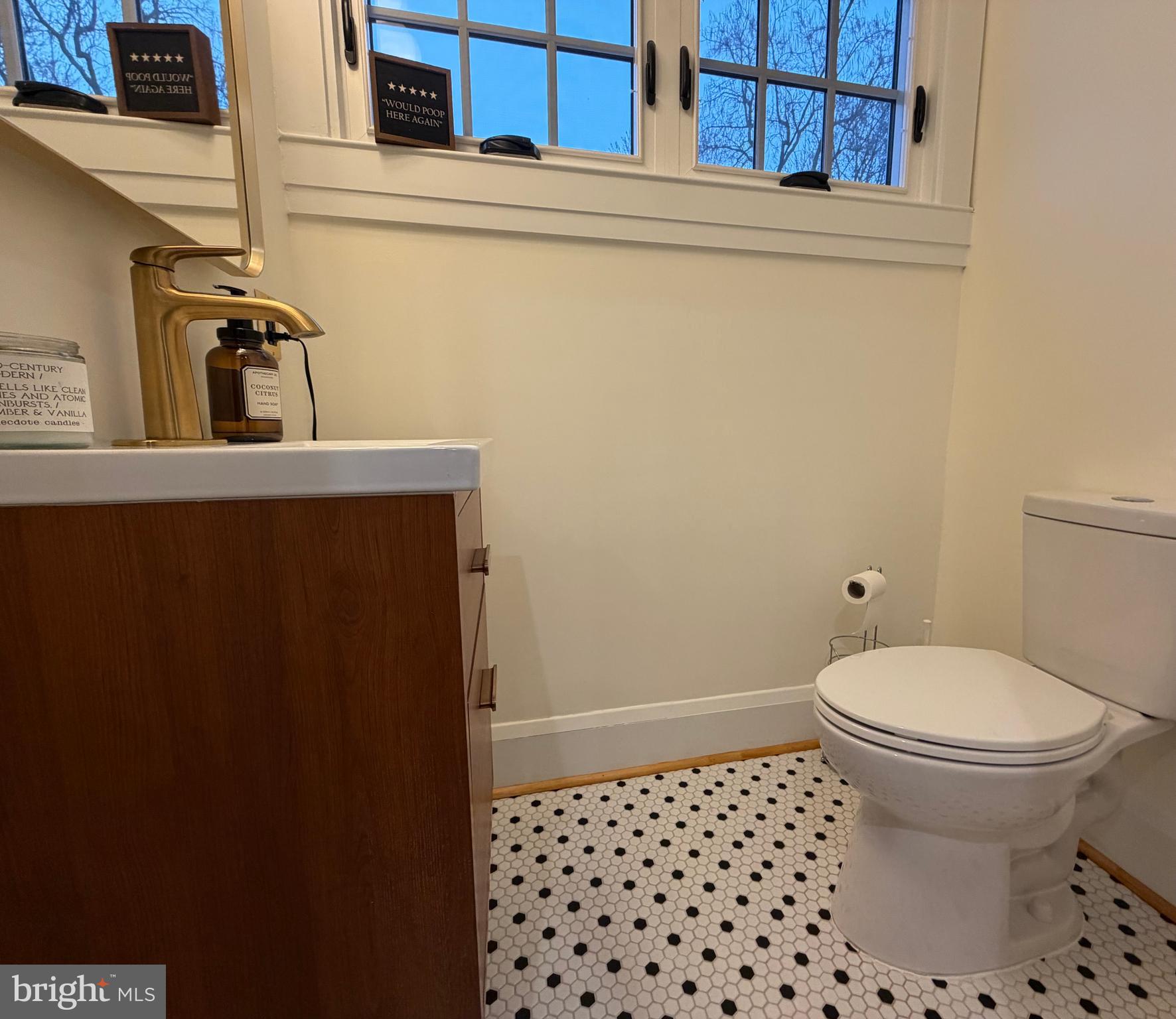 BEVERLY HILLS - Residential Lease