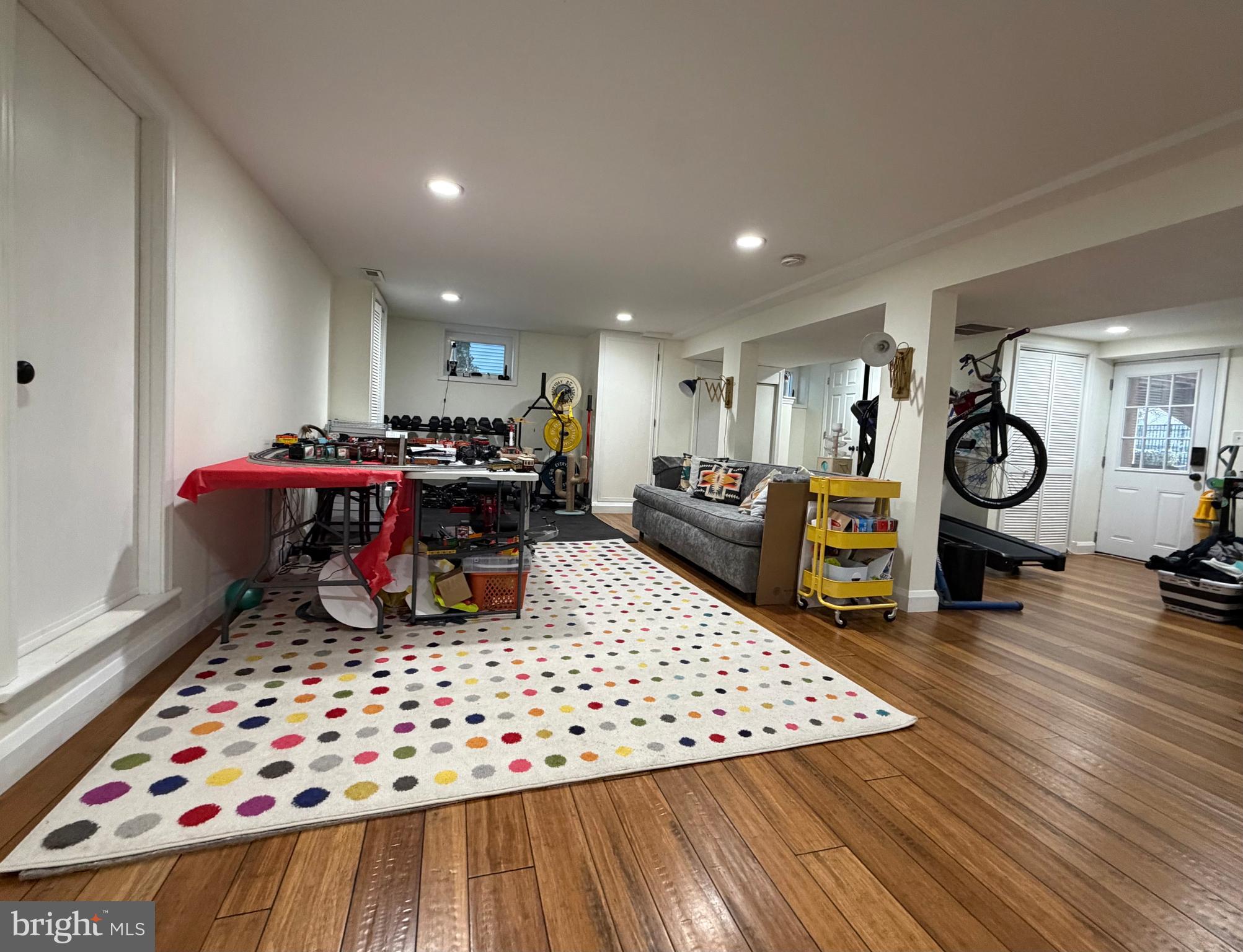 BEVERLY HILLS - Residential Lease