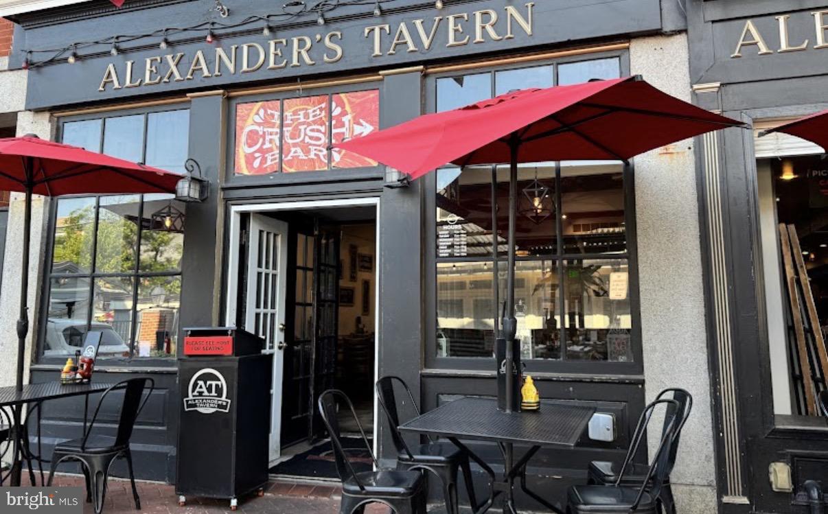 BEVERLY HILLS - Residential Lease