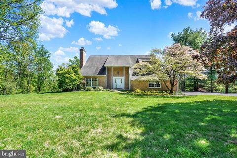 5909 ESHENAUR DRIVE HARRISBURG PA 17112