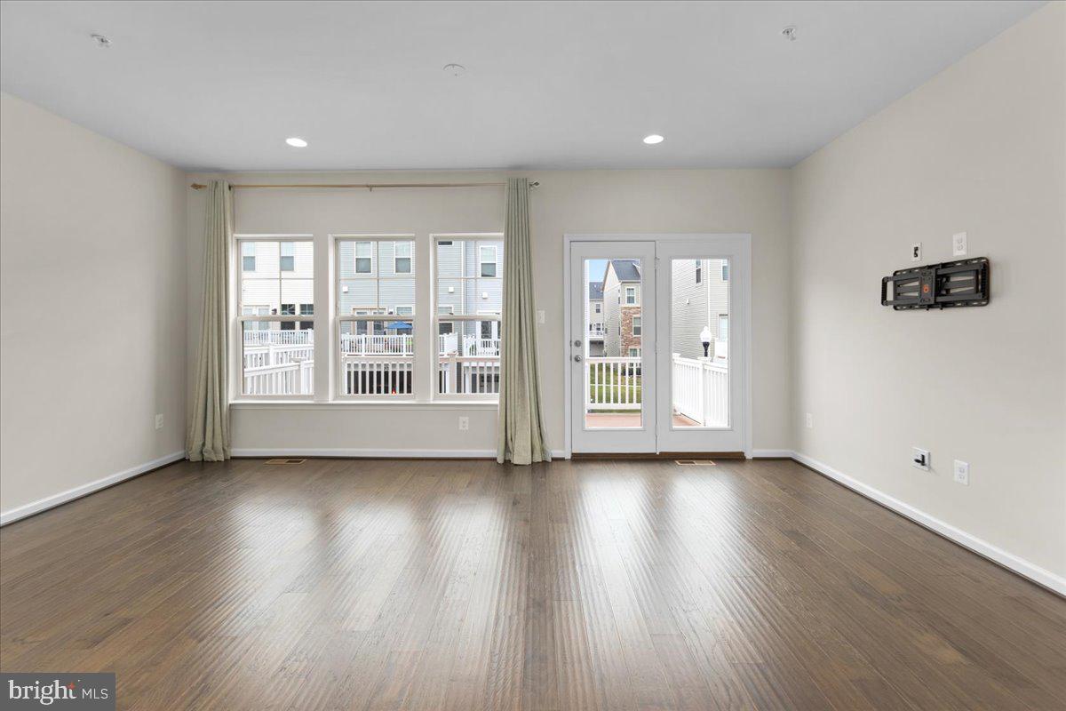 TANYARD COVE - Residential