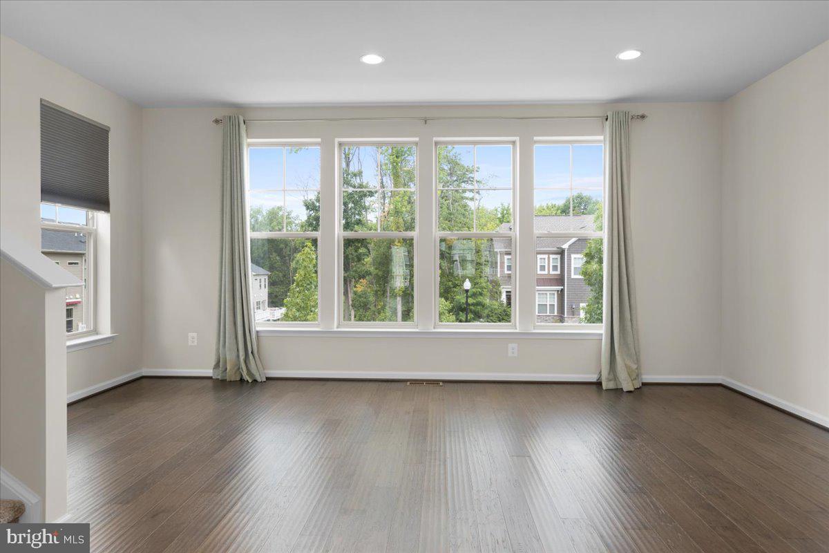 TANYARD COVE - Residential