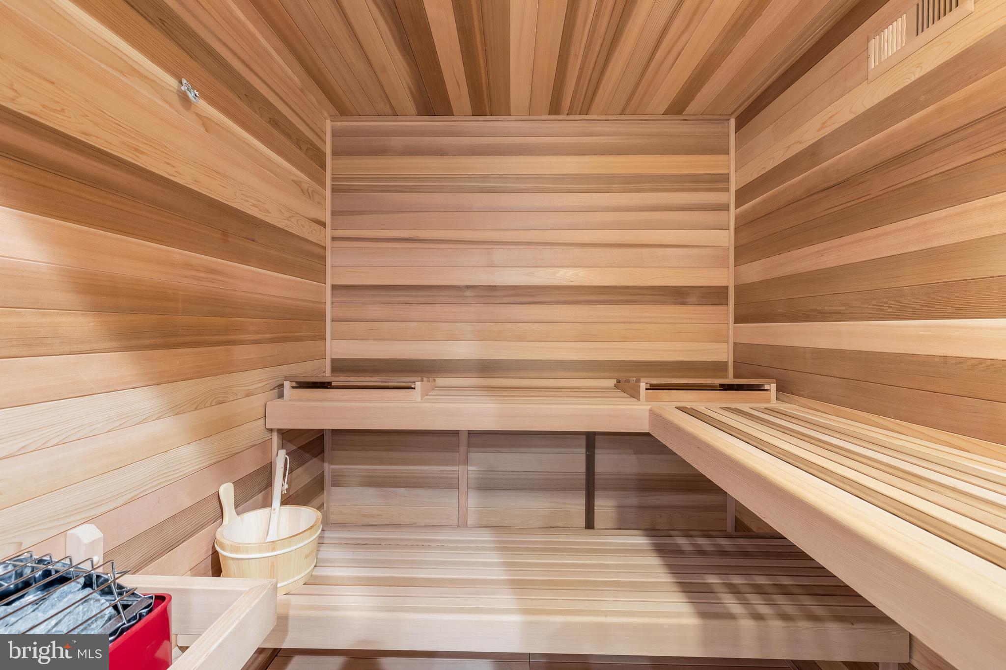 VIENNA WOODS - Residential