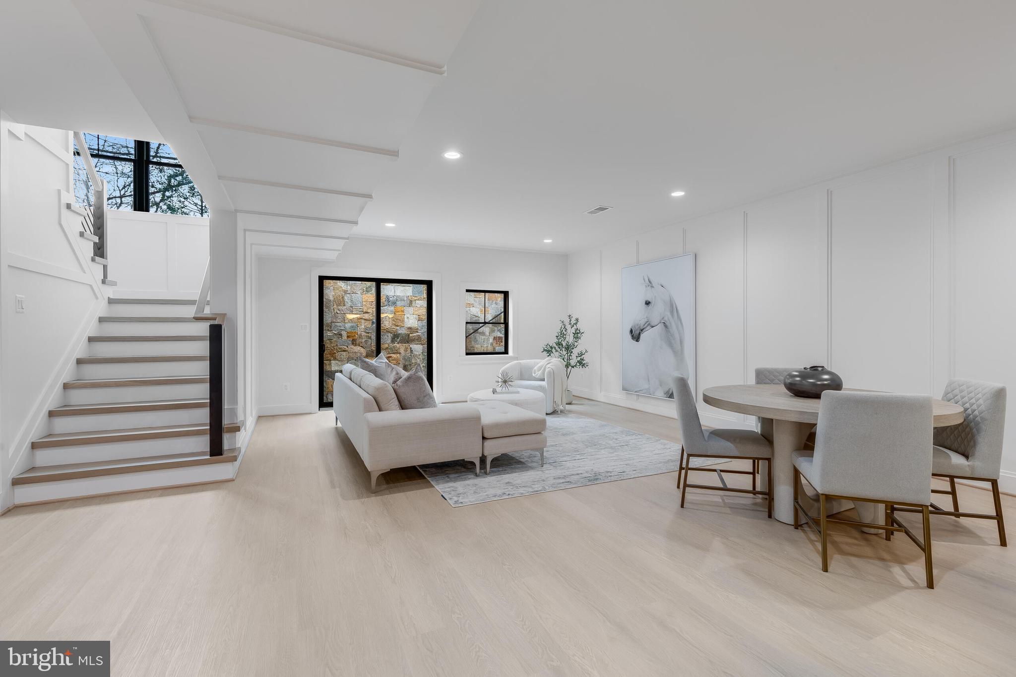 VIENNA WOODS - Residential