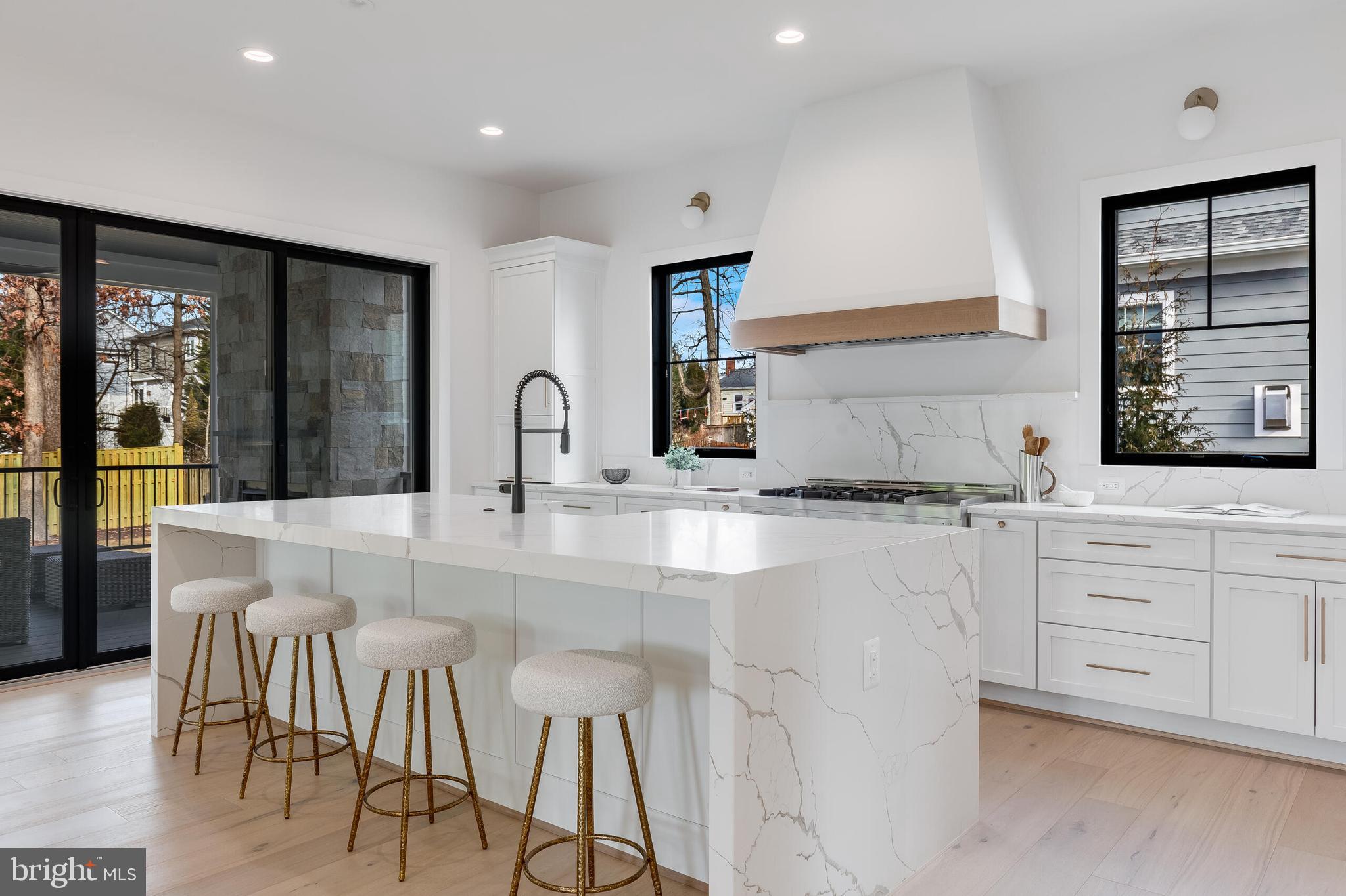 VIENNA WOODS - Residential