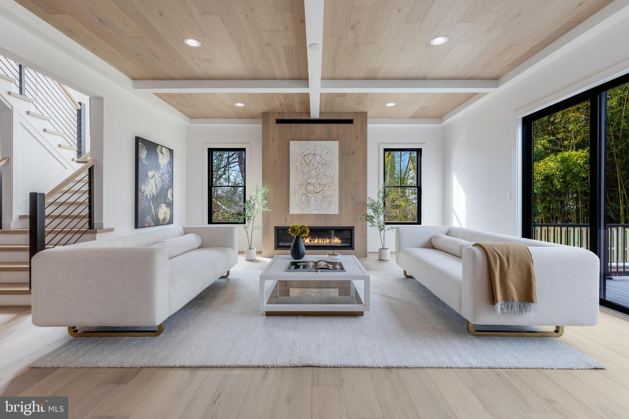 VIENNA WOODS - Residential