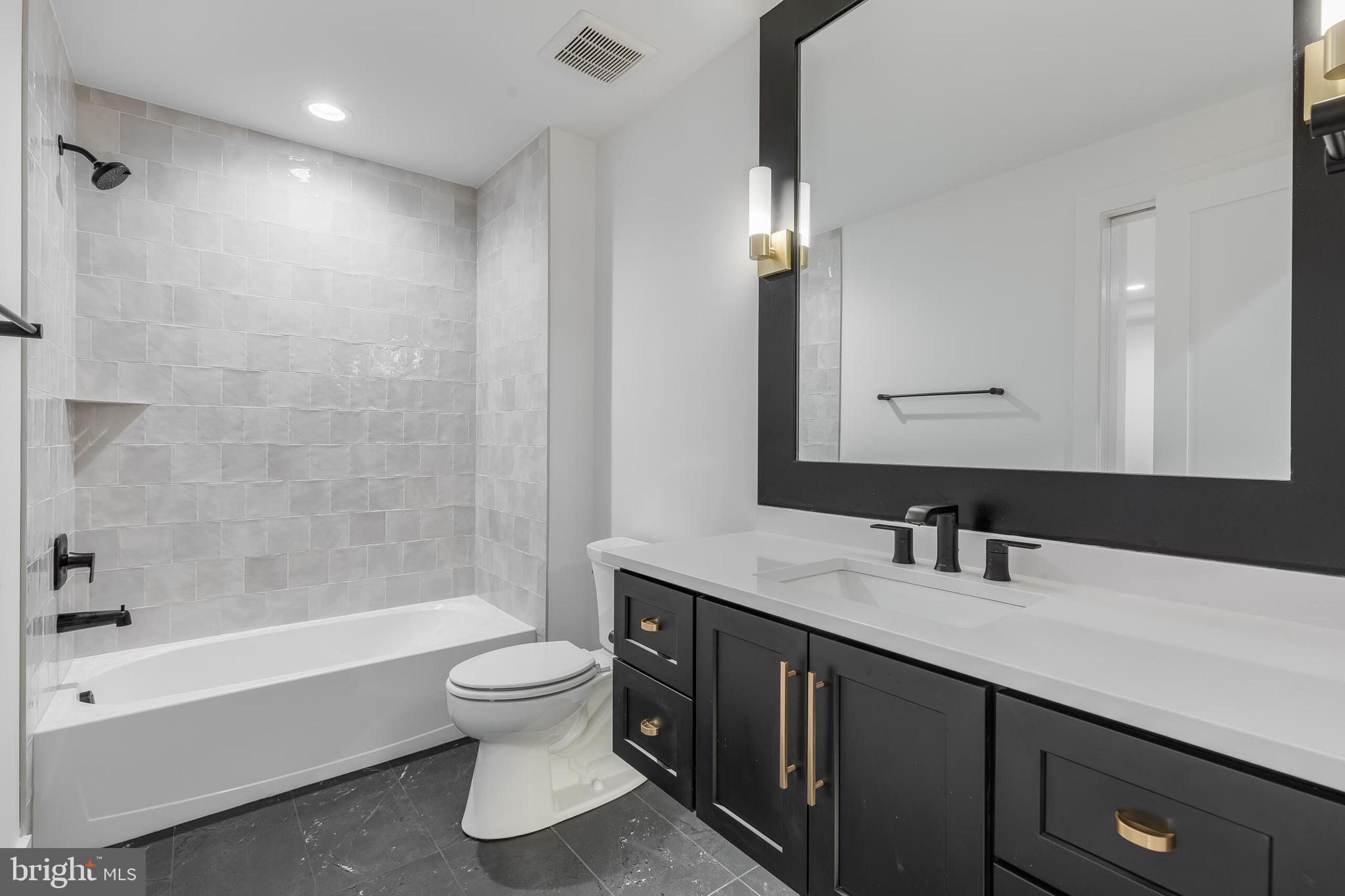 VIENNA WOODS - Residential