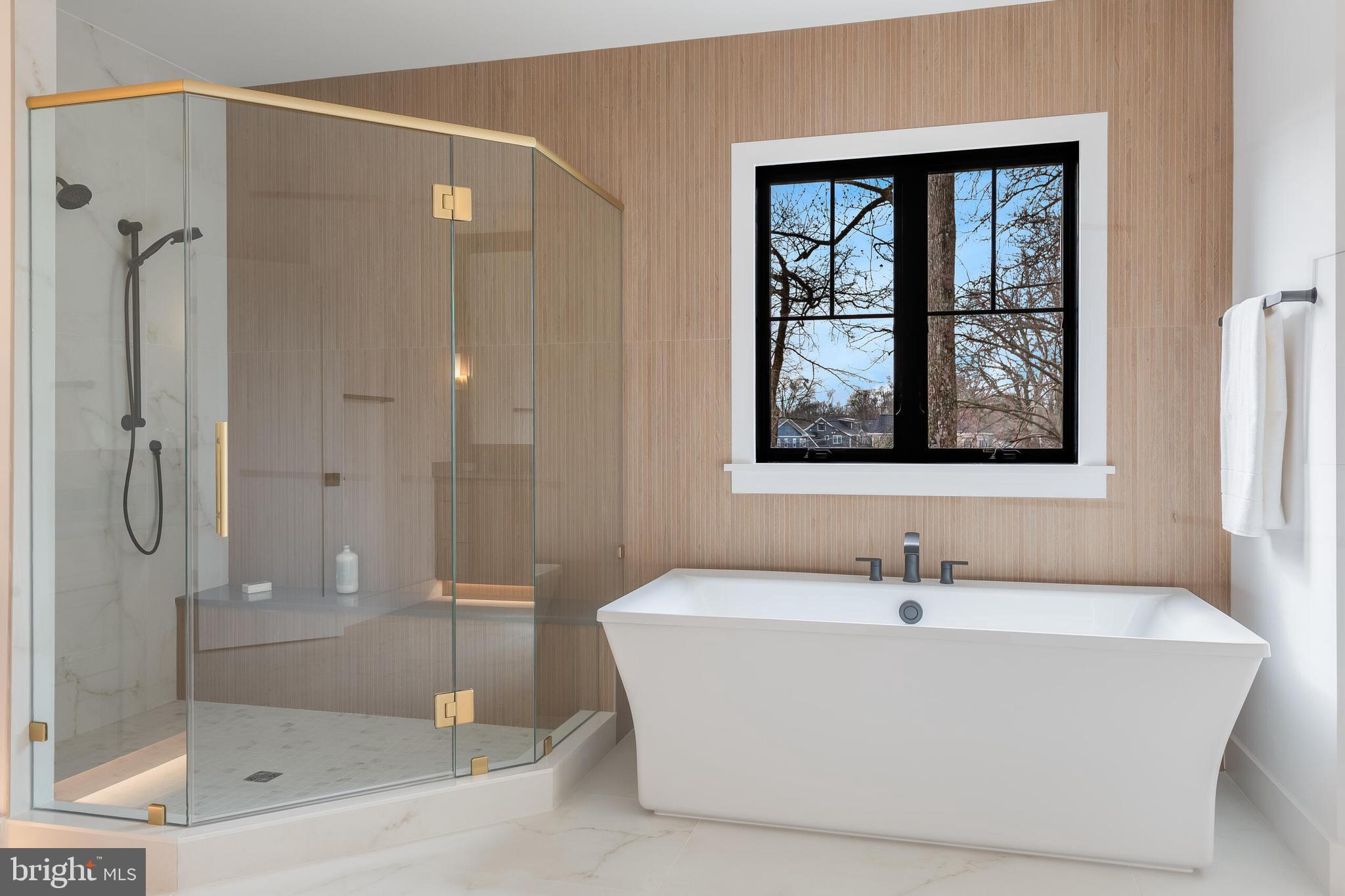 VIENNA WOODS - Residential