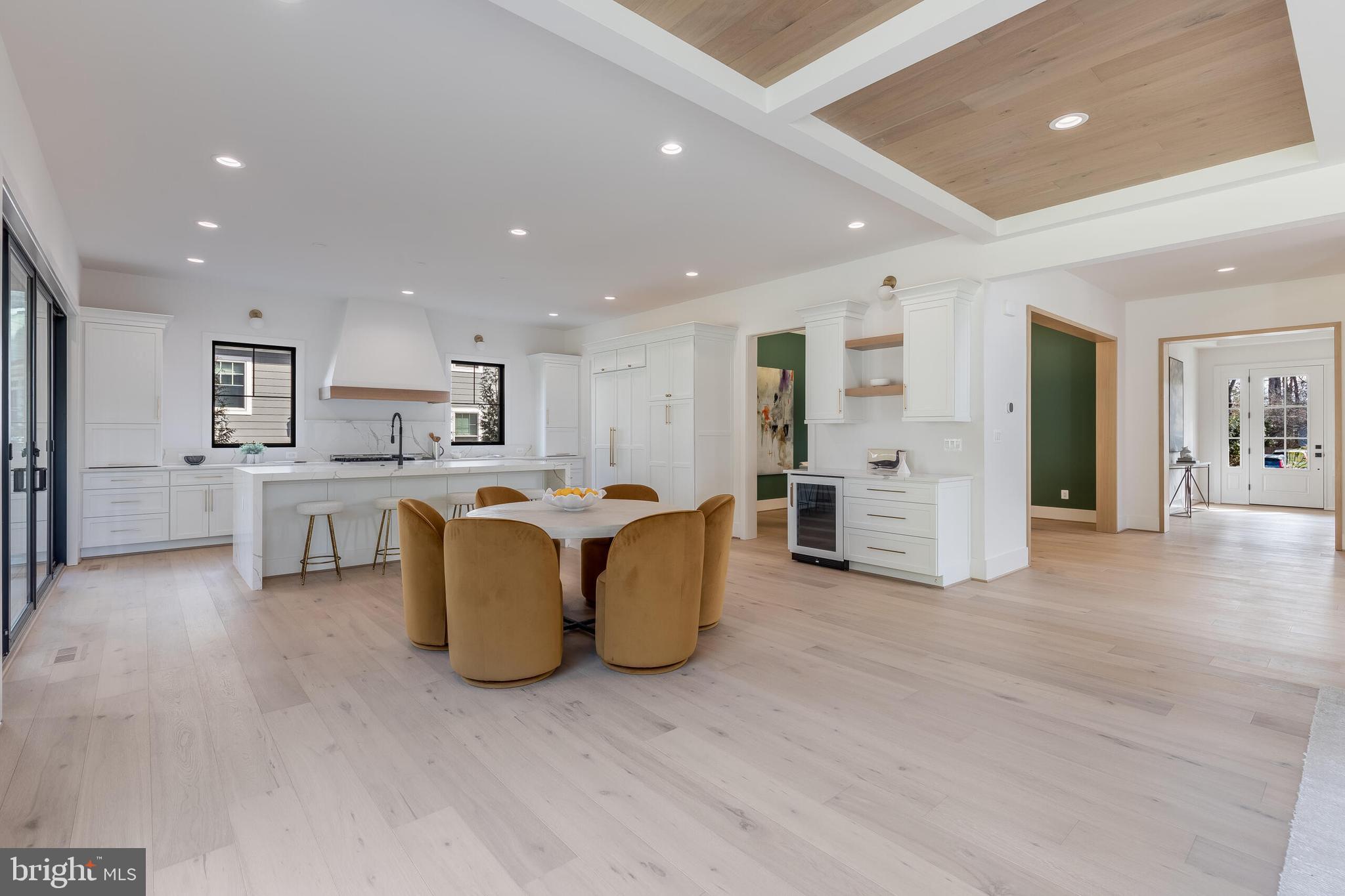 VIENNA WOODS - Residential