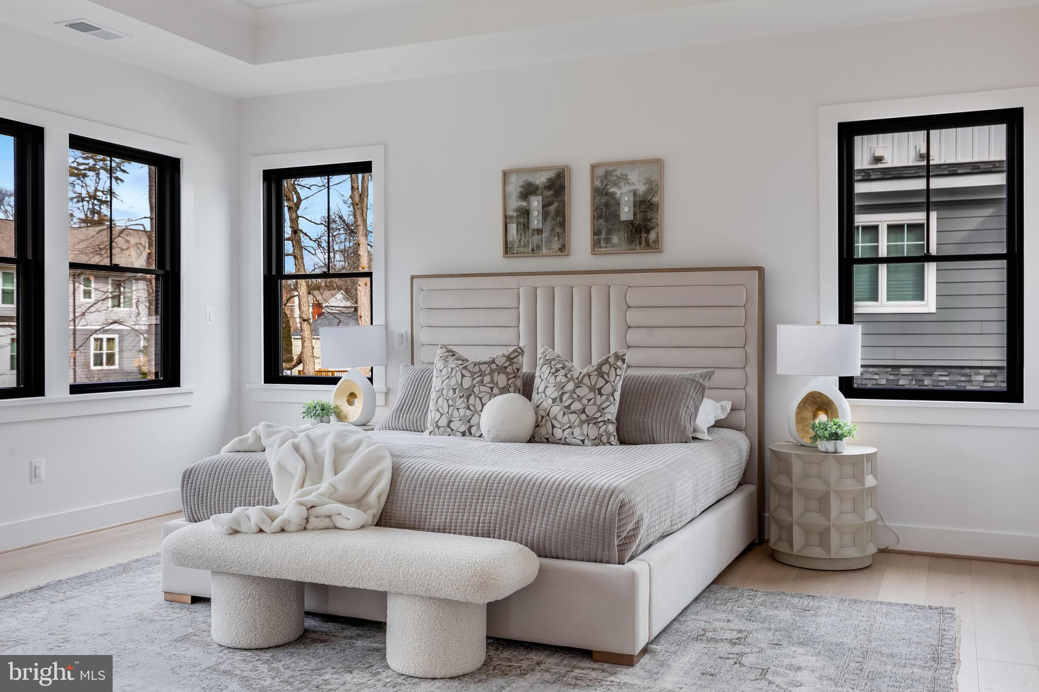 VIENNA WOODS - Residential