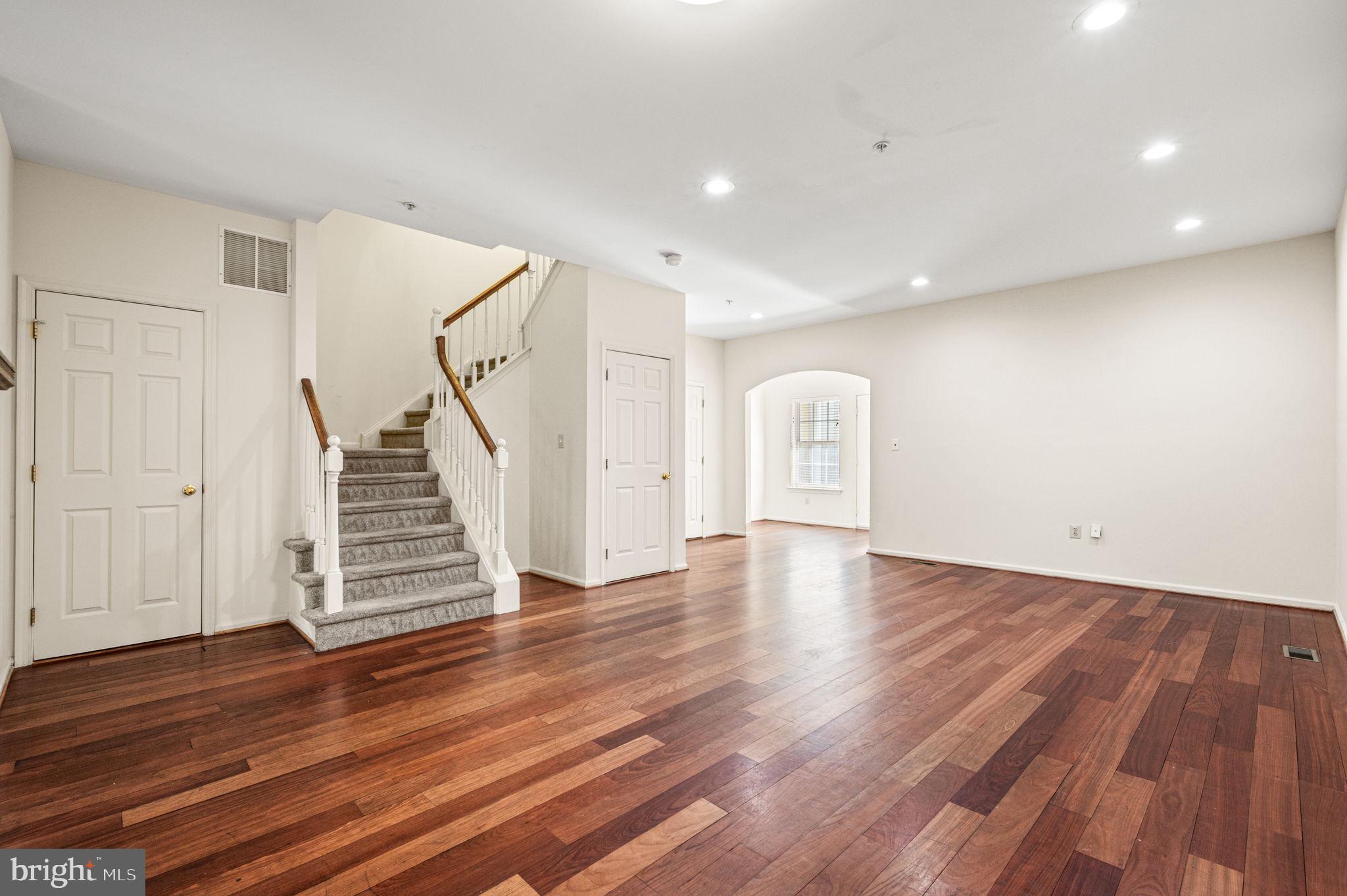 DEER CREEK - Residential