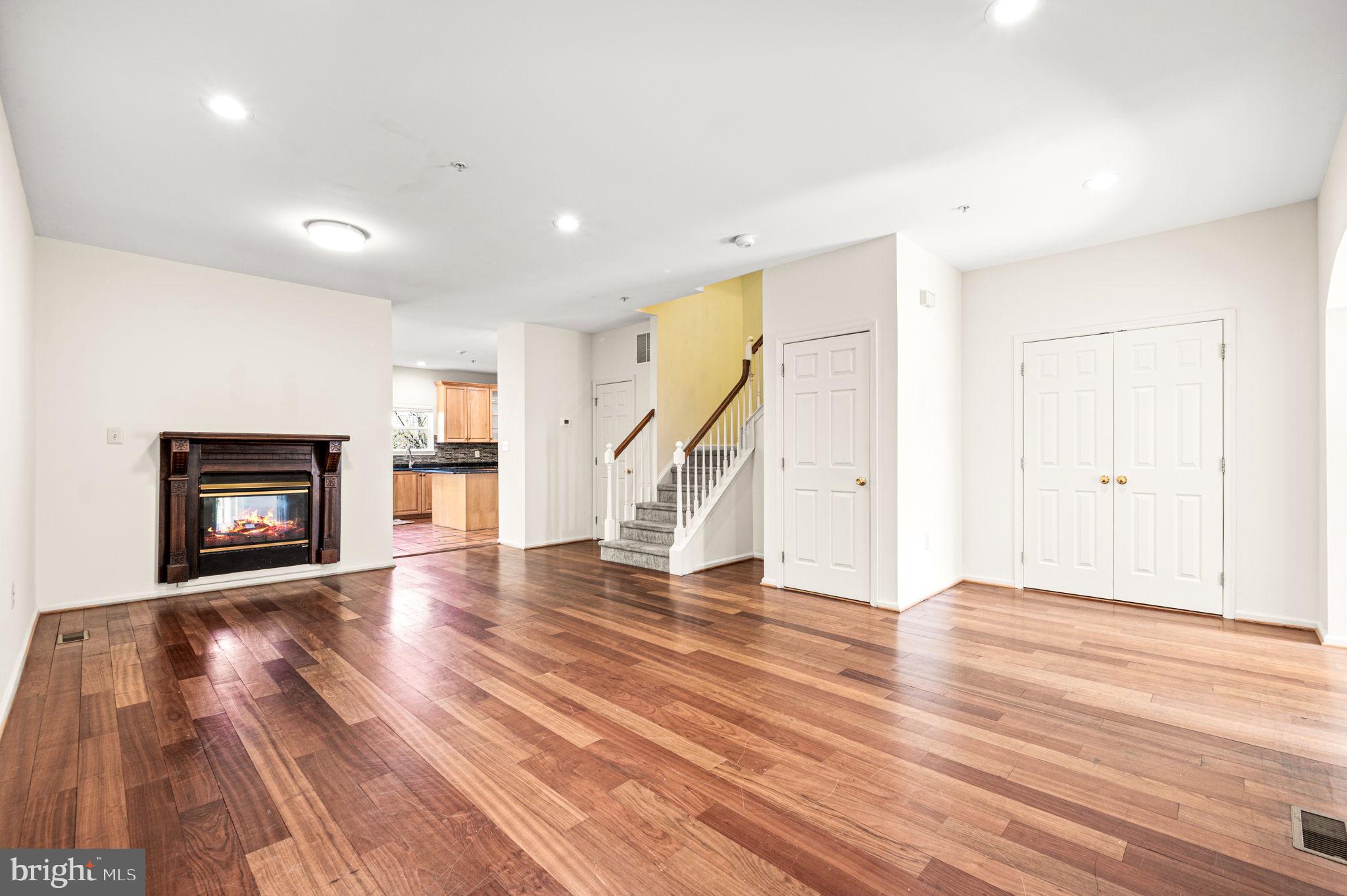 DEER CREEK - Residential