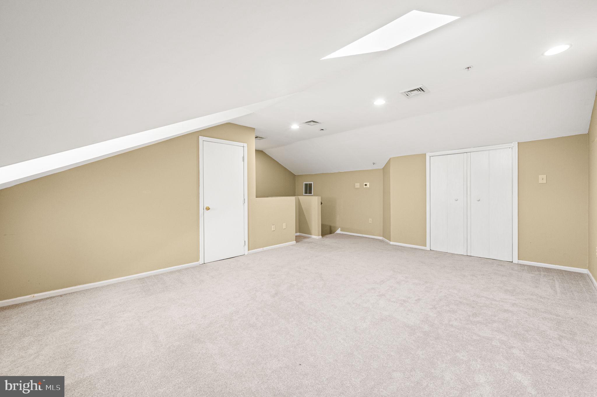 DEER CREEK - Residential