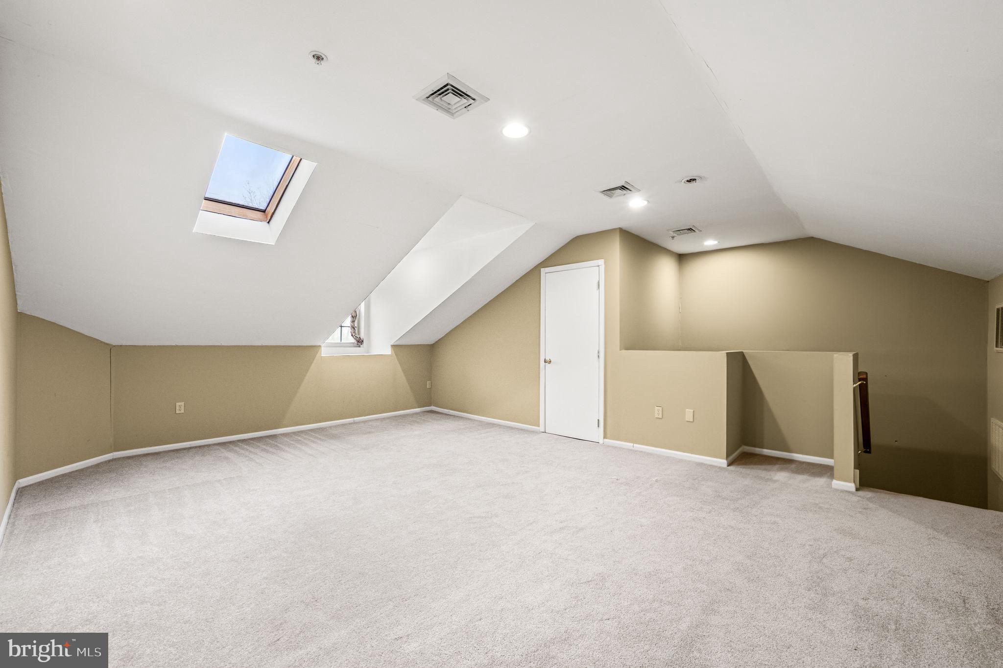 DEER CREEK - Residential