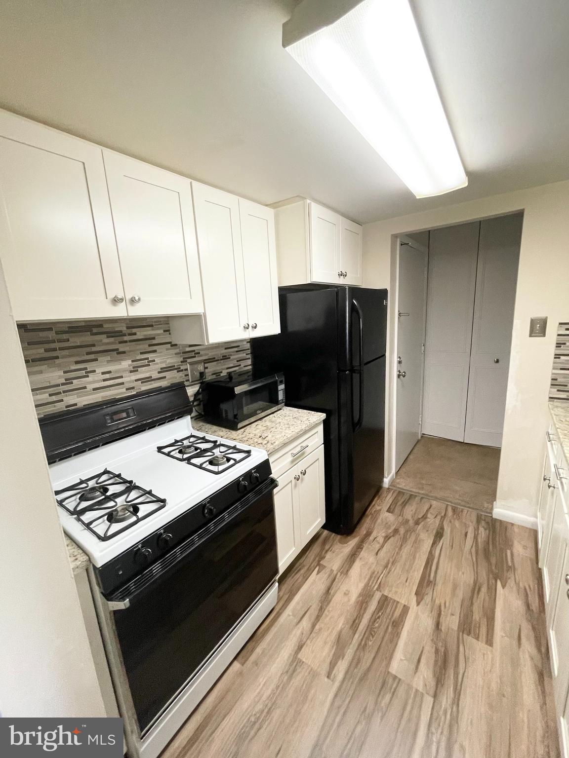 GLENHARDIE - Residential Lease
