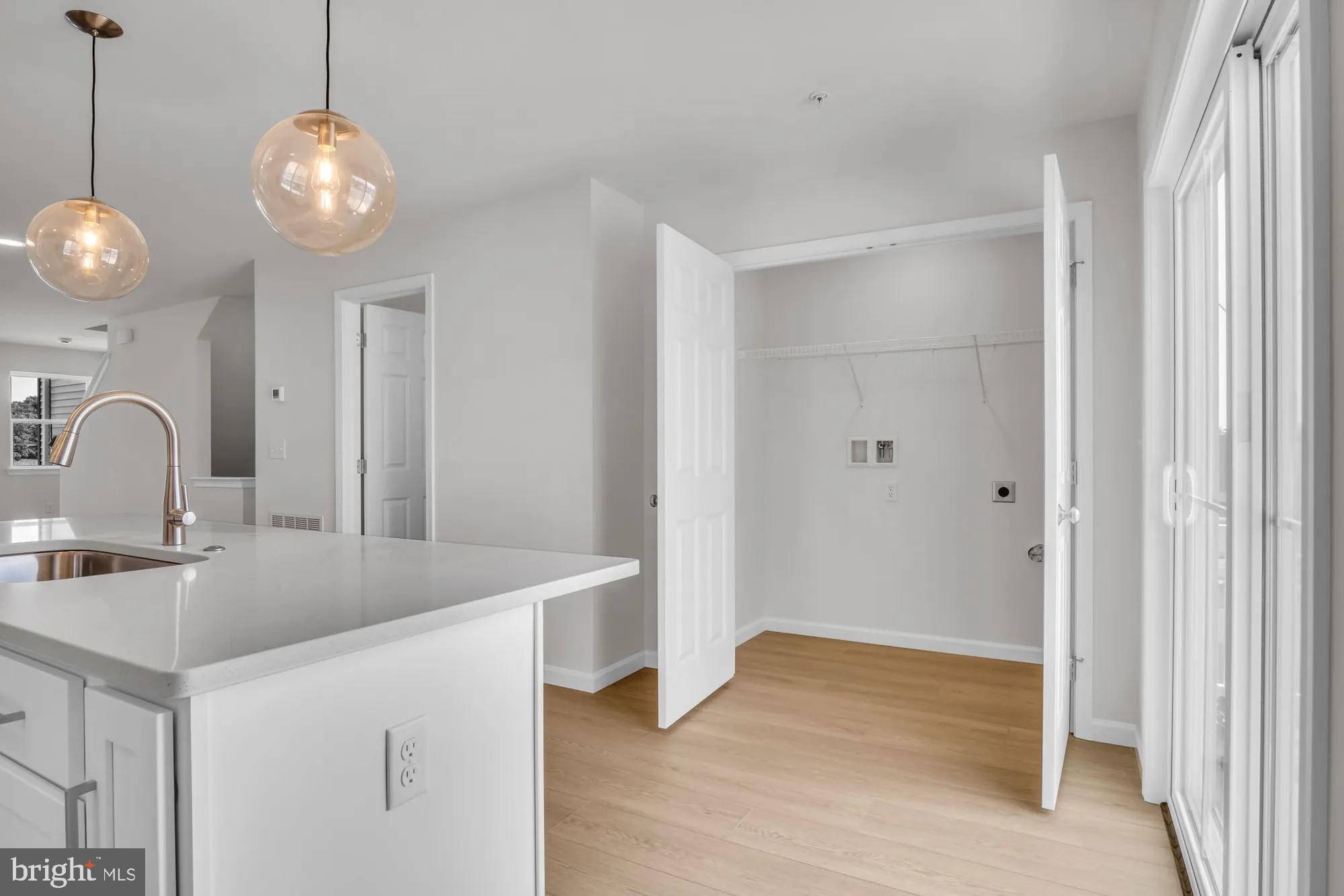 4 MORGAN CIRCLE 013-03
