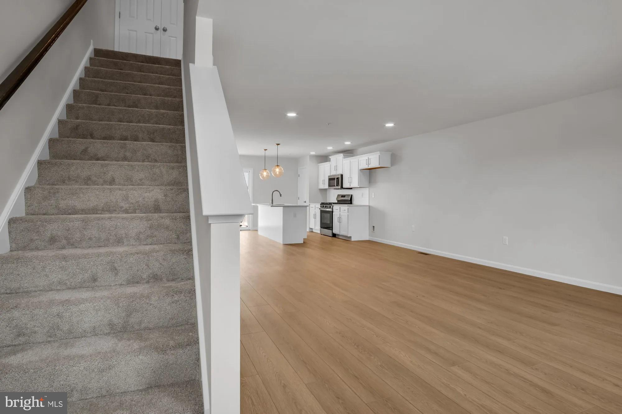 CREEK TERRACE - Residential