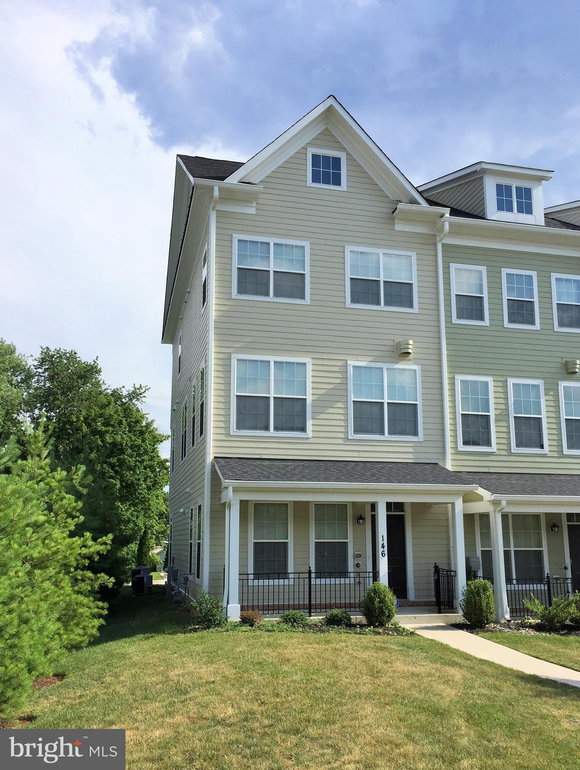 TOWSON MANOR - Residential Lease