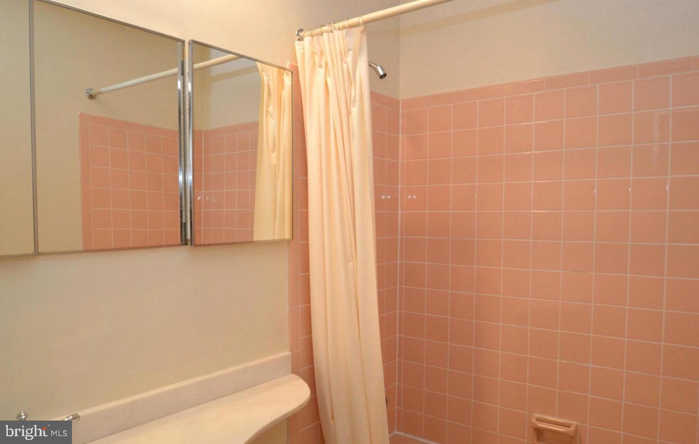 SOUTHRIDGE - Residential