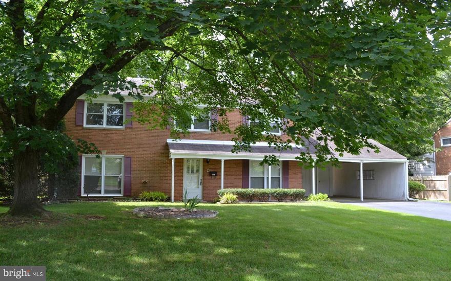 Five bedroom home on quiet cul-de-sac with fenced, level back yard. Hardwood floors on both levels with neutral decor. Four bedrooms/2 baths on top level with another bedroom and bath on the main level. Sliding glass door from dining area to patio and private back yard. Centrally located between McLean & Falls Church with easy access to I66 and the Beltway. Kent Gardens -Longfellow- McLean HS.