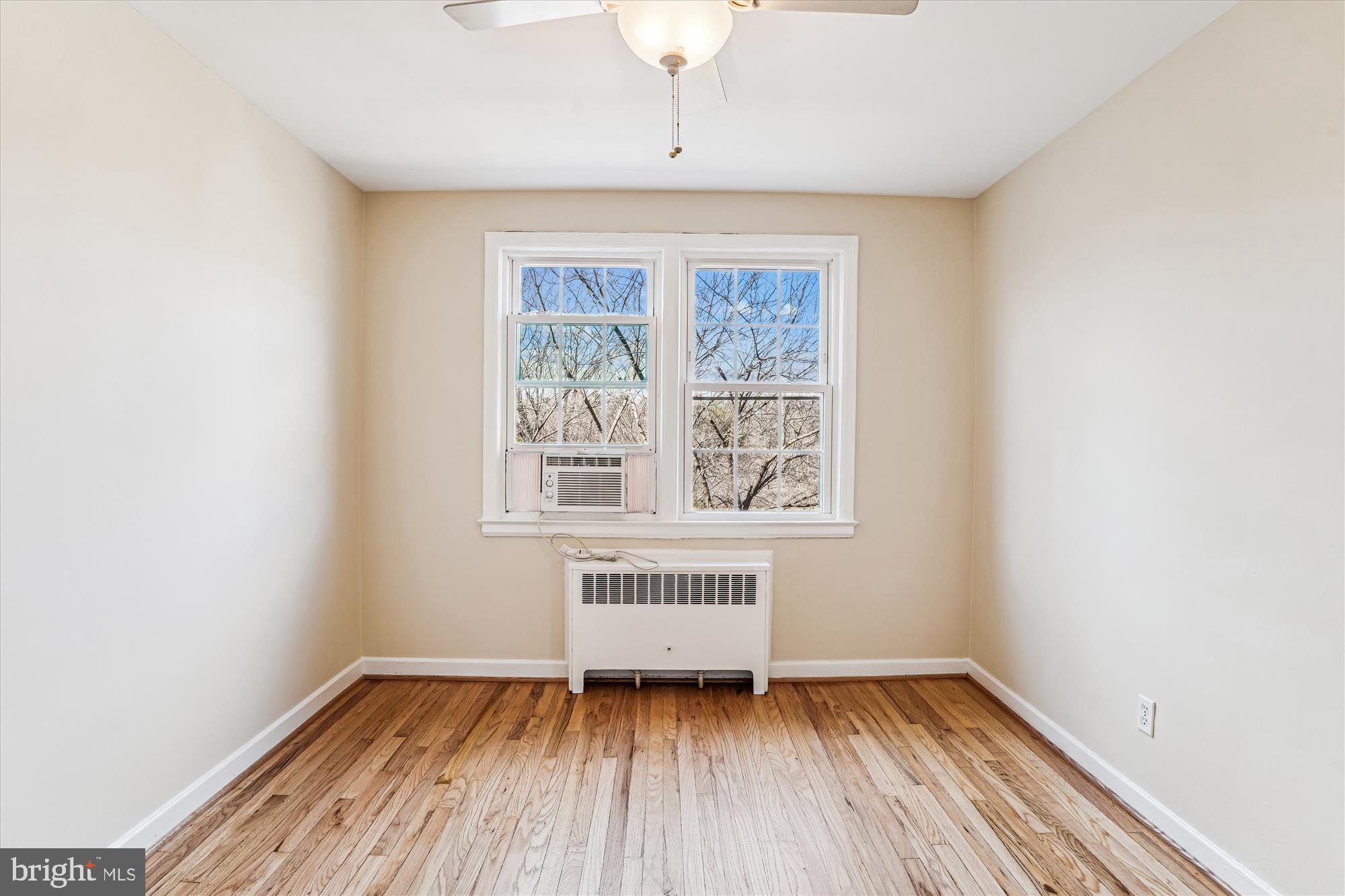 ROCK CREEK VILLAGE CONDOMINIUMS - Residential