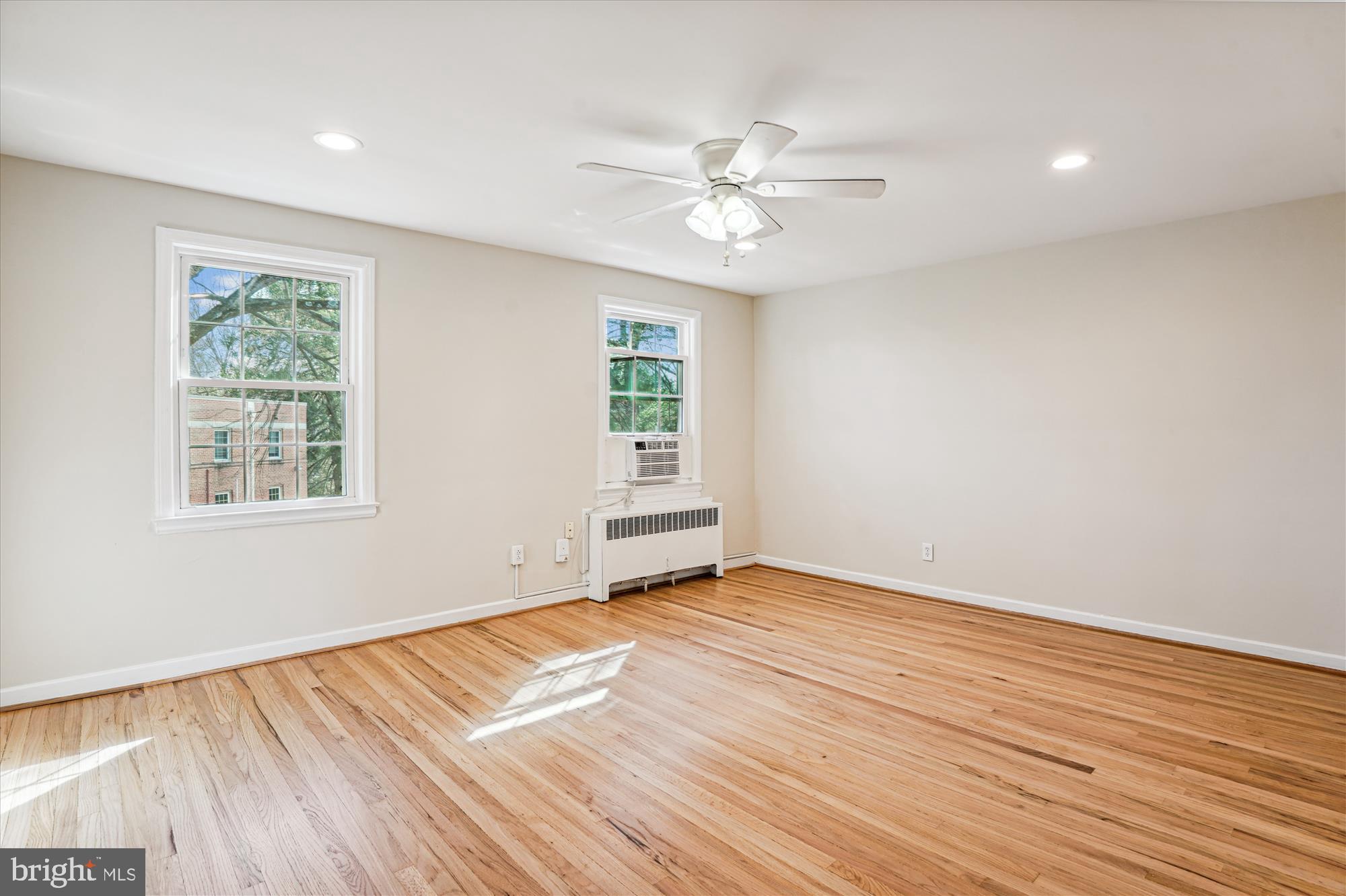 ROCK CREEK VILLAGE CONDOMINIUMS - Residential