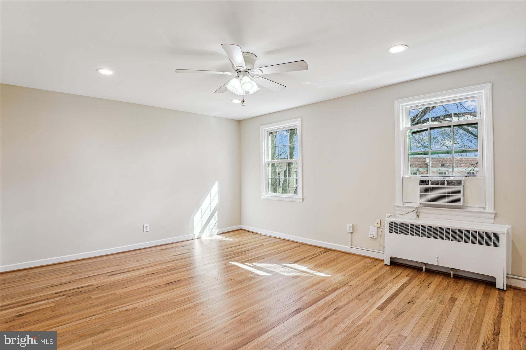 ROCK CREEK VILLAGE CONDOMINIUMS - Residential