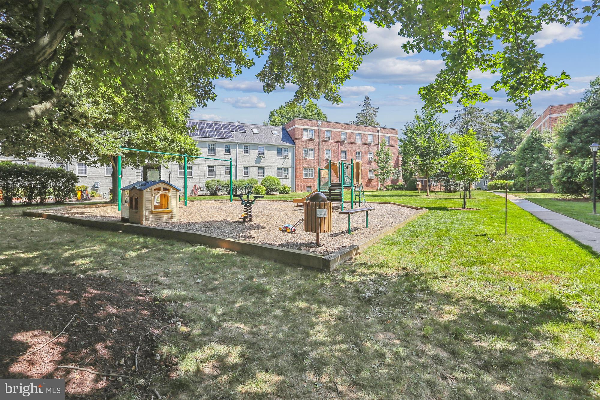 ROCK CREEK VILLAGE CONDOMINIUMS - Residential