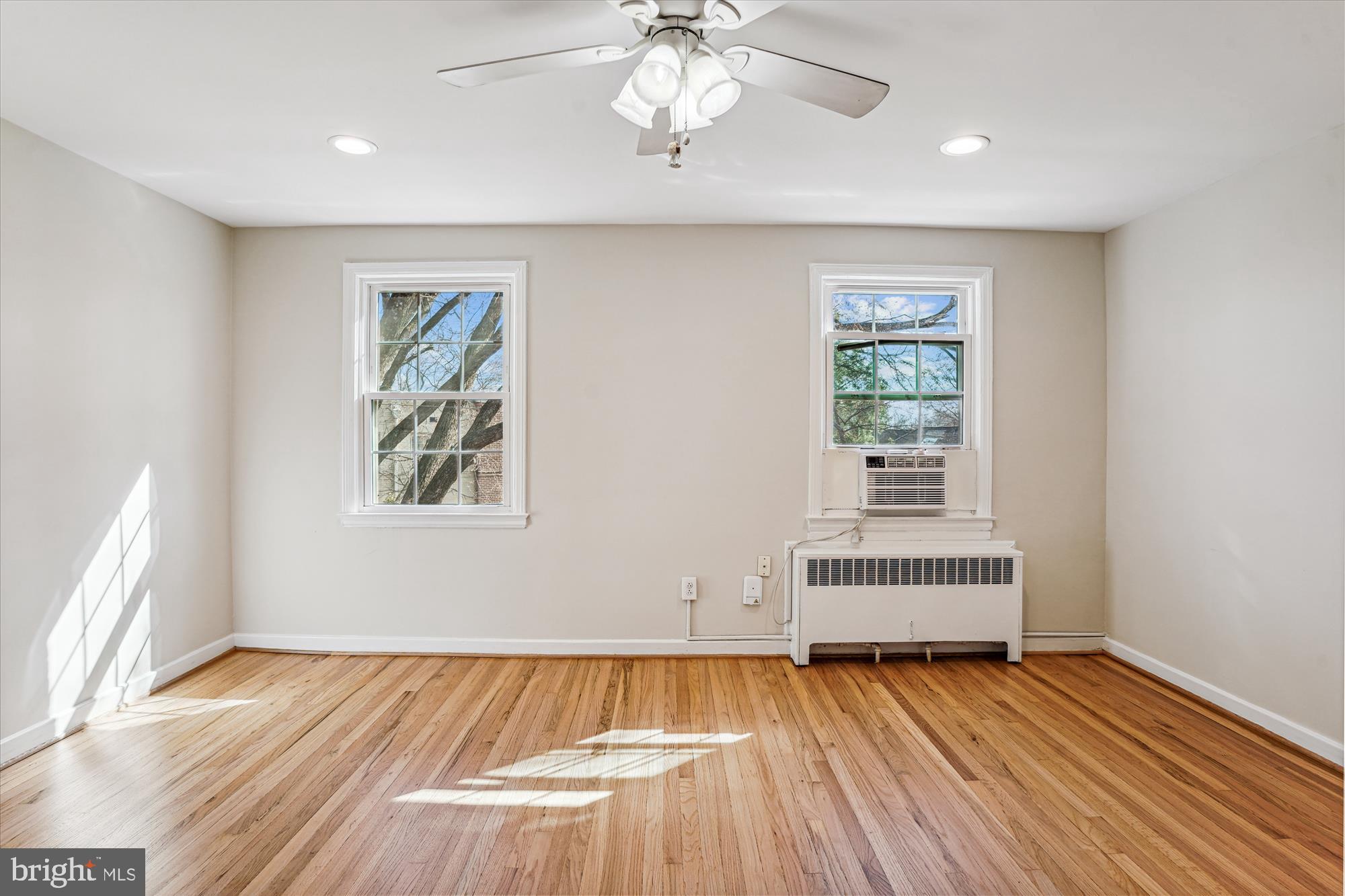 ROCK CREEK VILLAGE CONDOMINIUMS - Residential