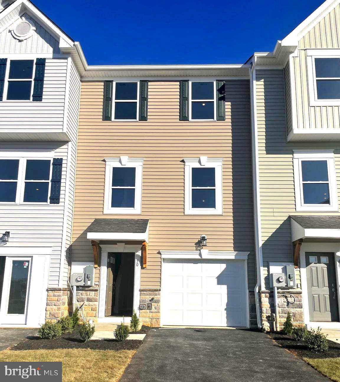 HUNTWELL WEST - Residential Lease