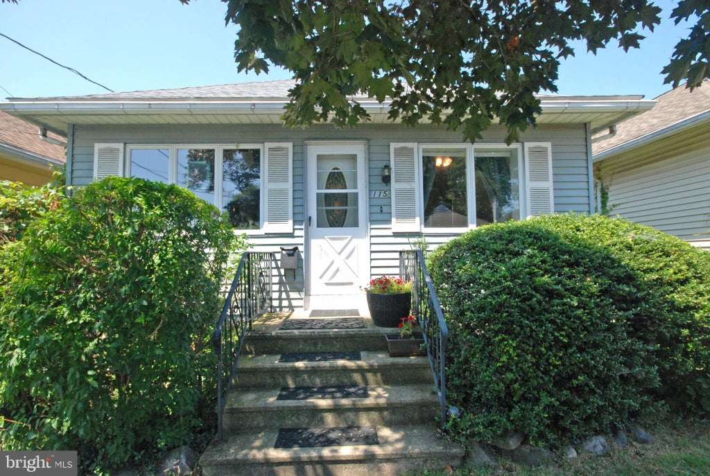 Photo of 115 Annabelle Avenue, HAMILTON, NJ 08610 (MLS # NJME2081318)